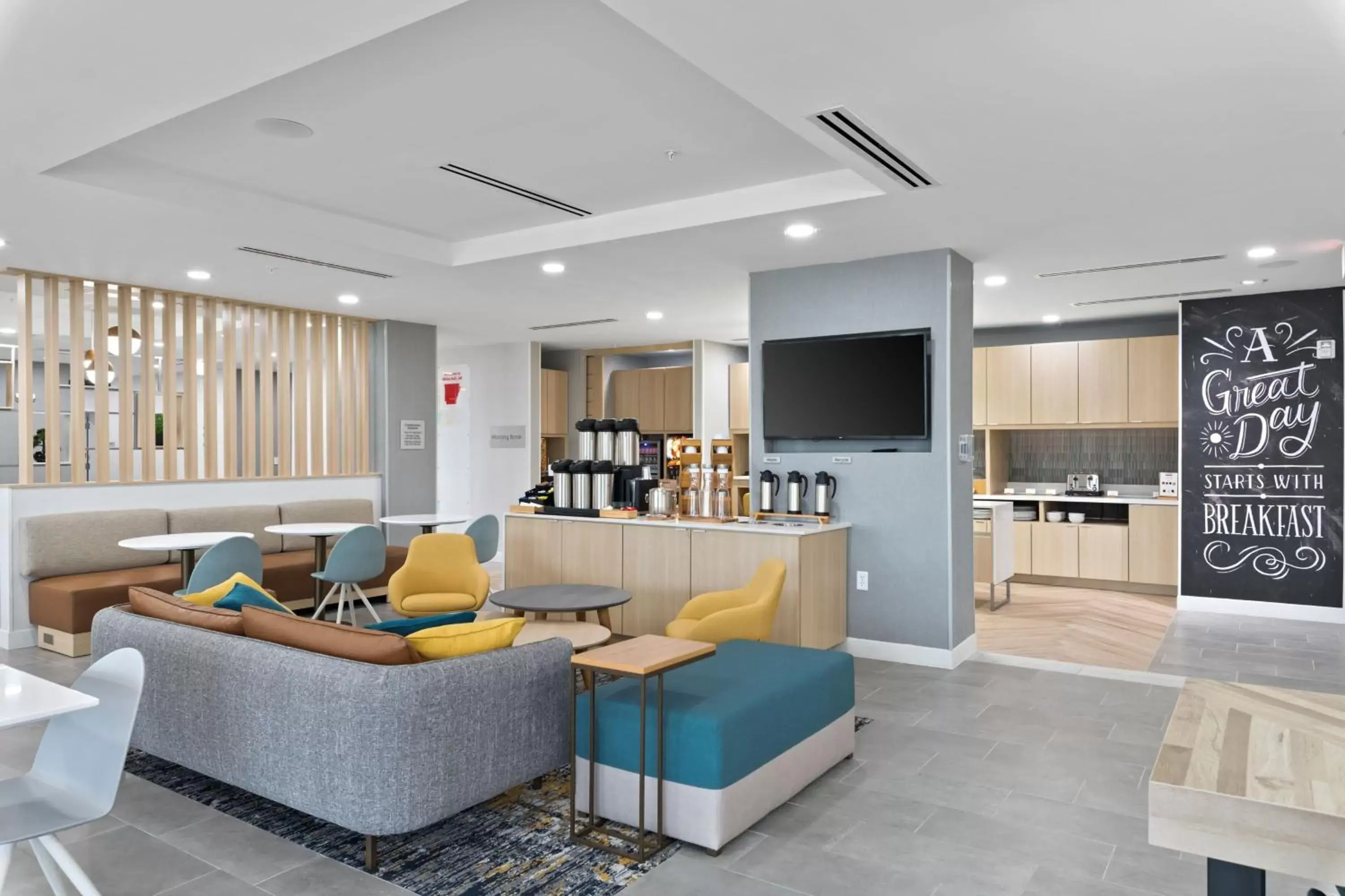 Restaurant/places to eat, Lobby/Reception in TownePlace Suites by Marriott White Hall