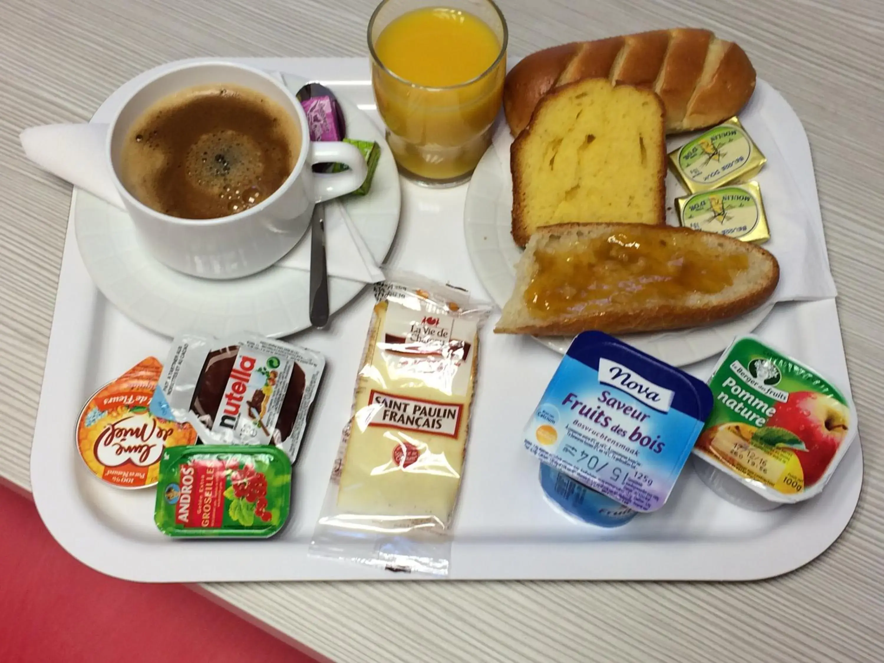 Food and drinks in Premiere Classe Lyon Ouest - Tassin