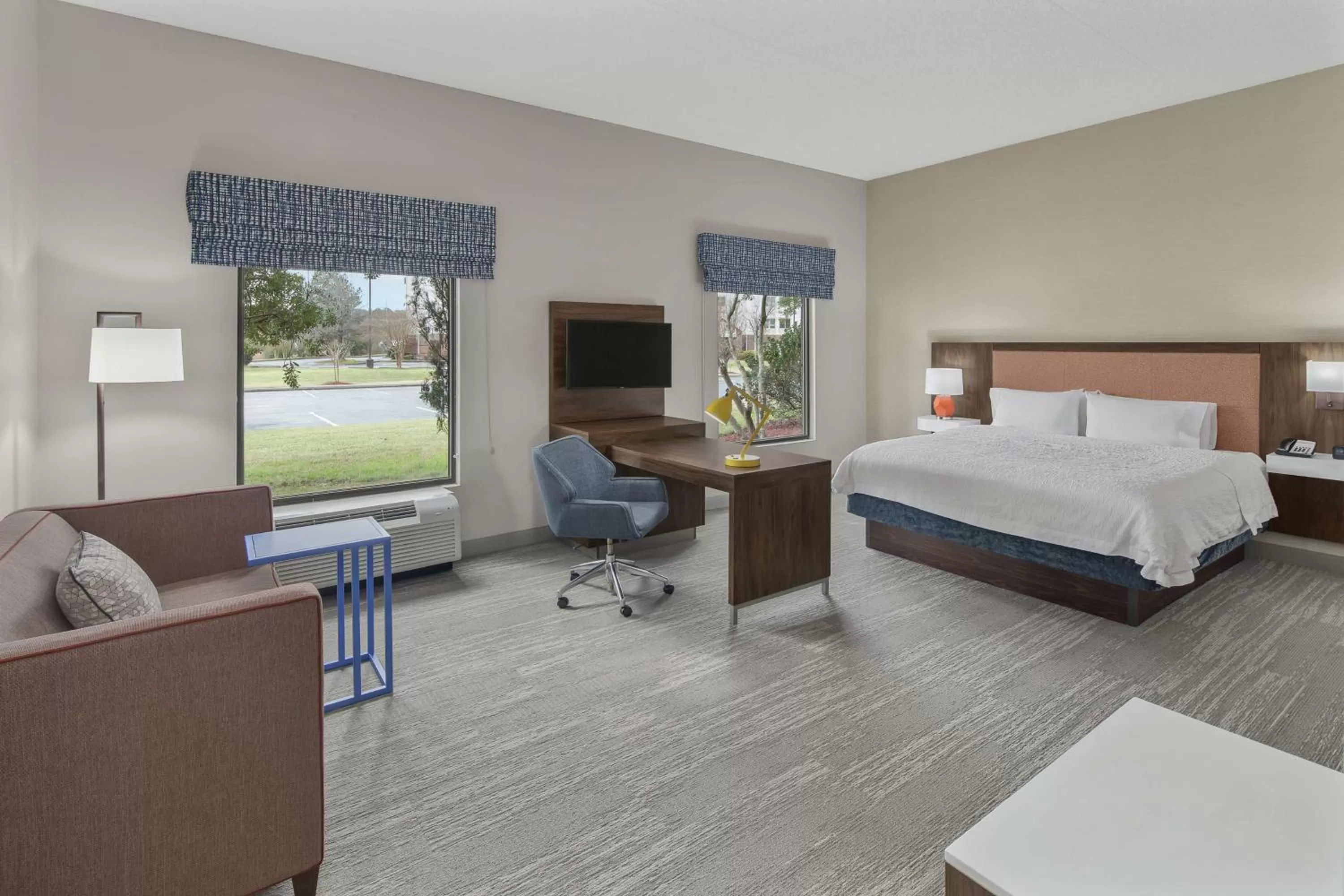Bedroom, Bed in Hampton Inn & Suites Macon I-75 North