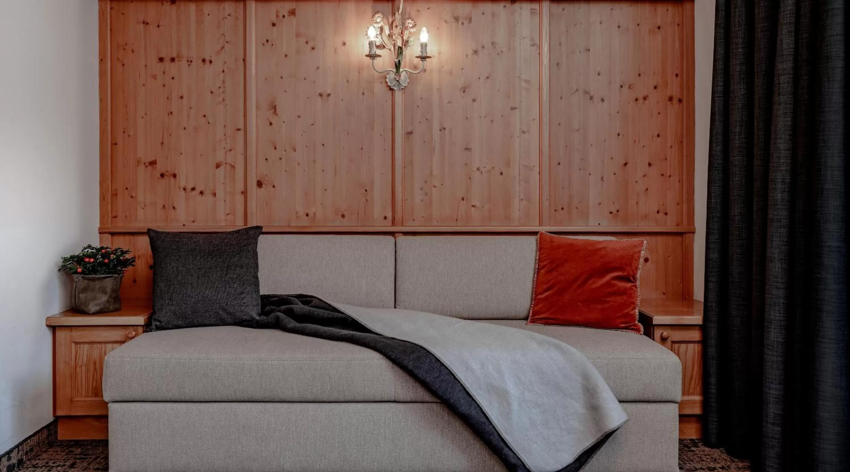 Photo of the whole room, Bed in Appartements KATHRIN