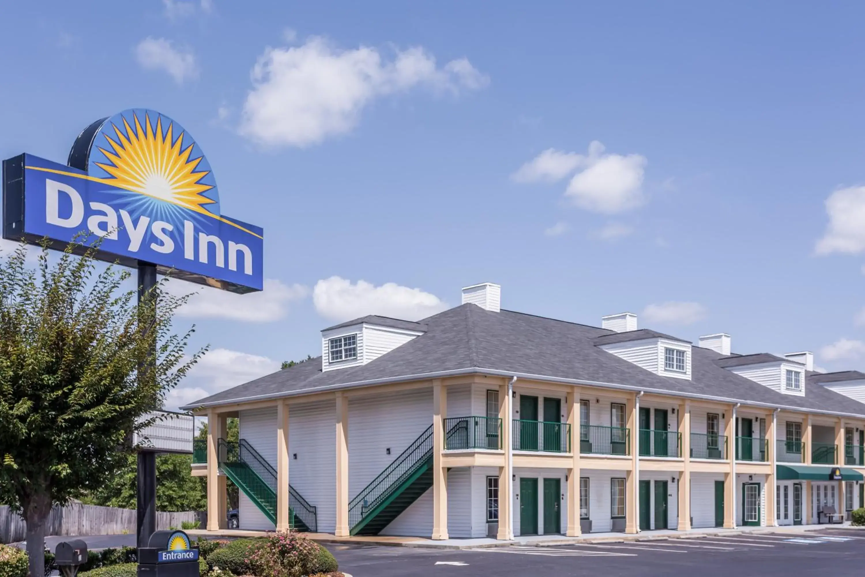 Facade/entrance, Property Building in Days Inn by Wyndham Simpsonville