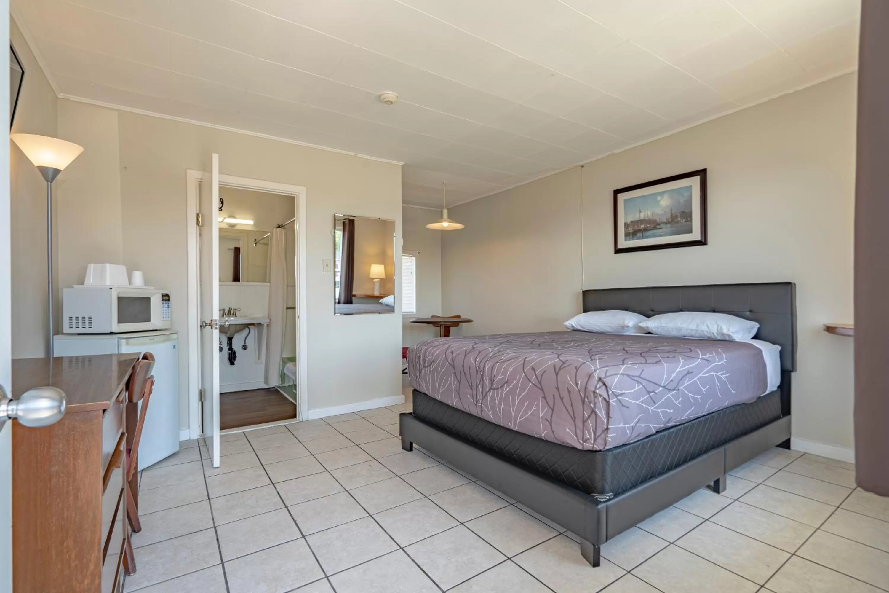 Bedroom, Bed in Novastar Motel On The Lake