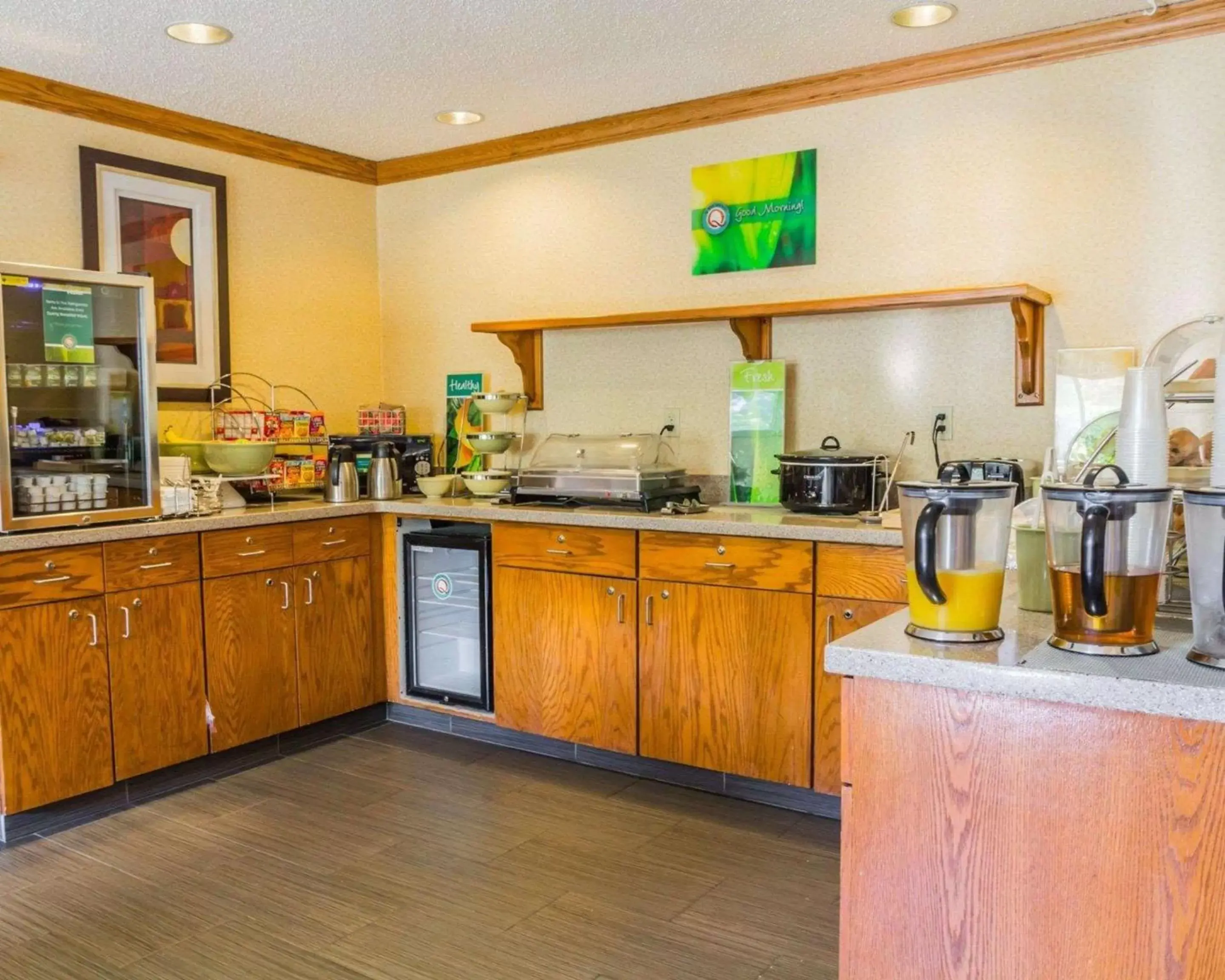 Restaurant/places to eat, Kitchen/Kitchenette in Quality Inn & Suites Golden - Denver West