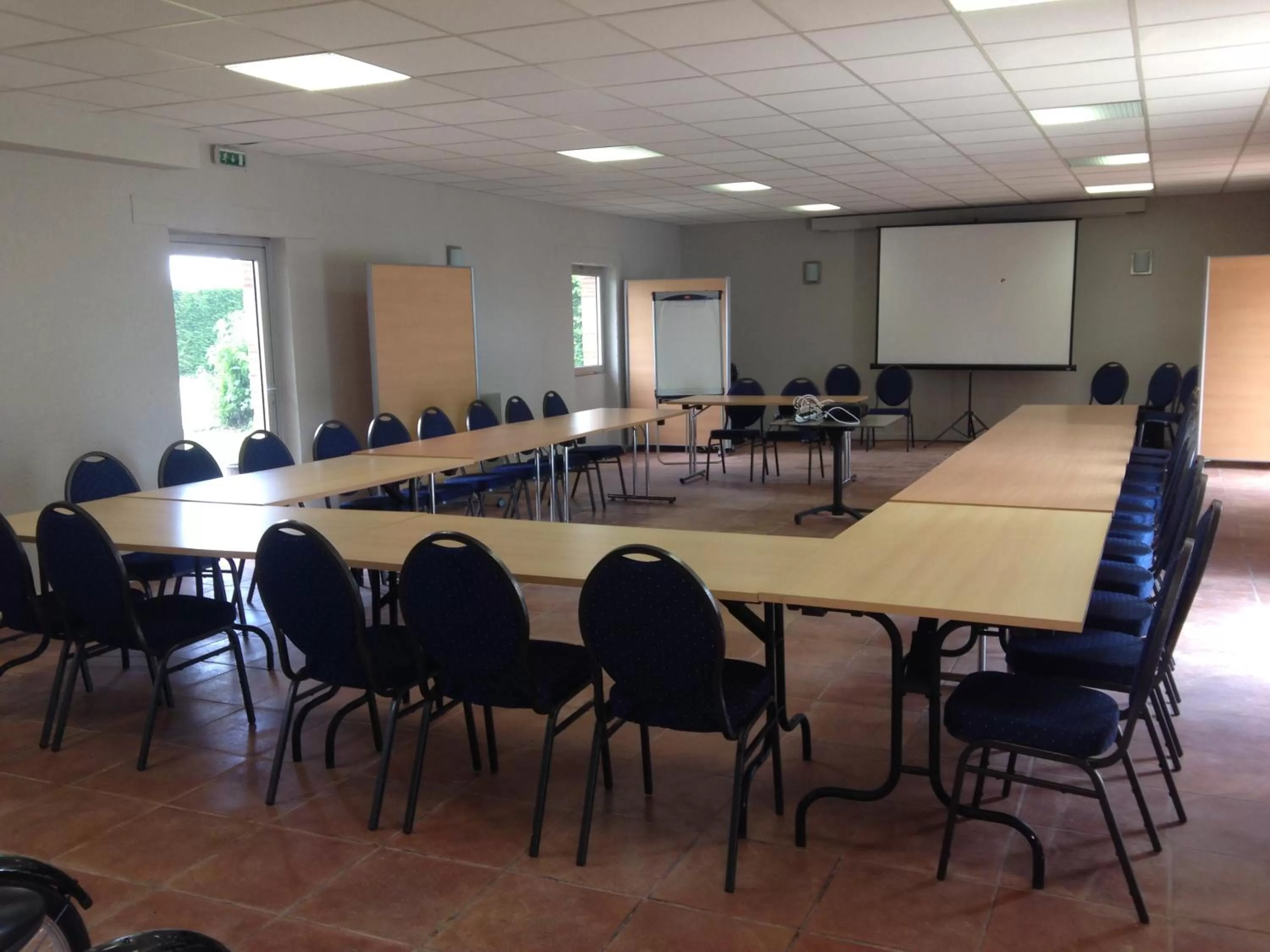 Area and facilities in Logis Hotels - Château Saint Marcel