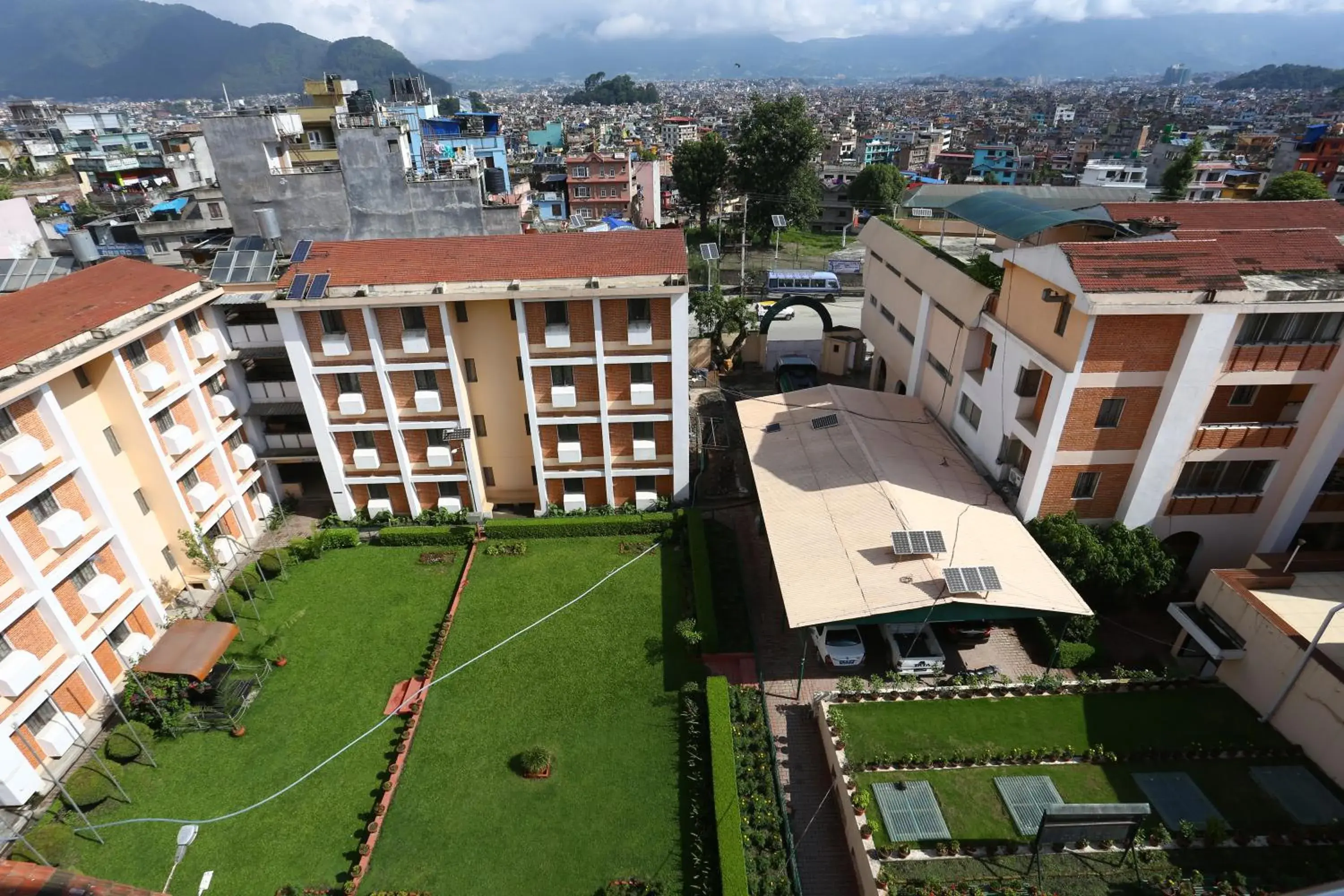 Quiet street view, Bird's-eye View in Alpine Hotel & Apartment