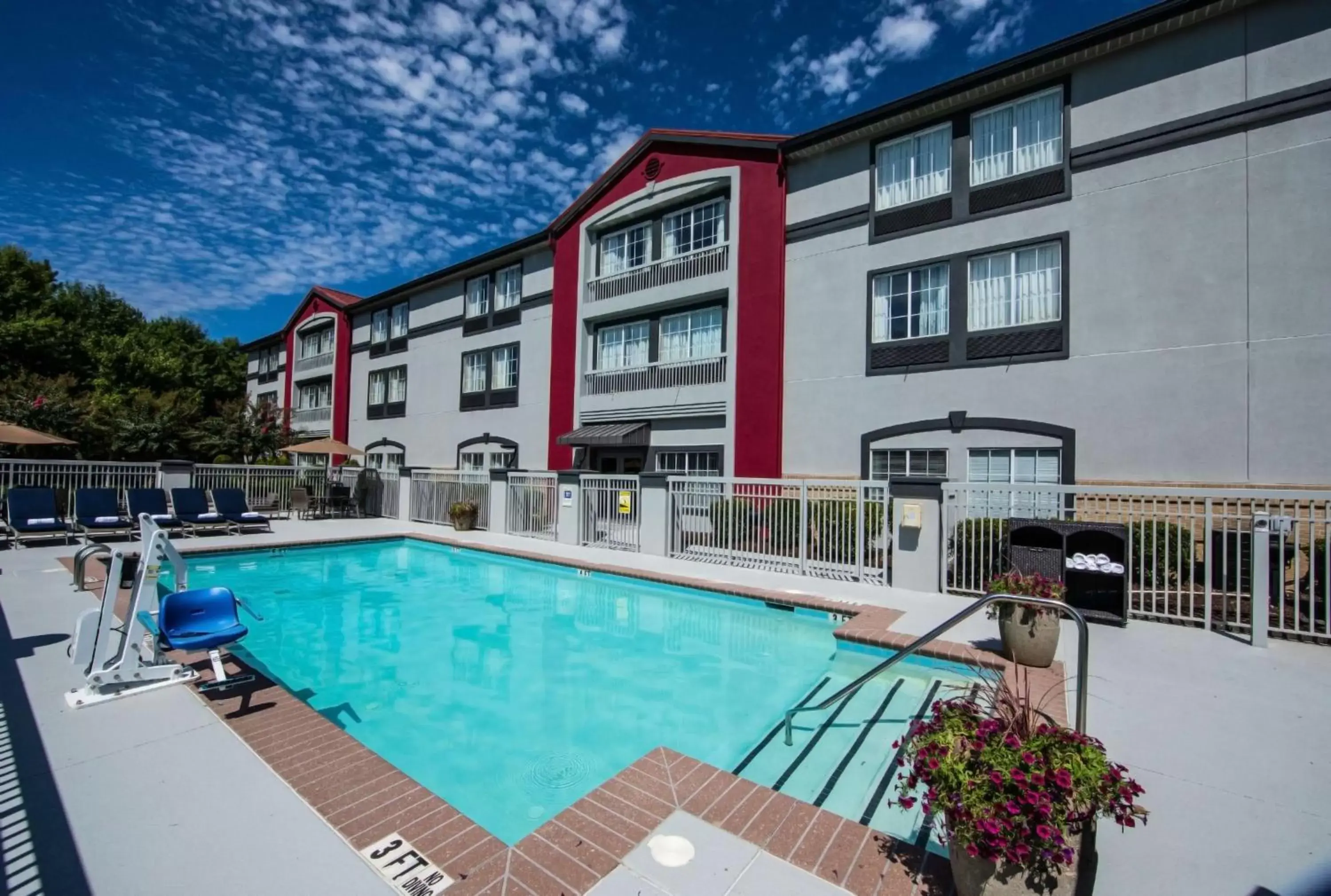 Swimming Pool in Best Western Plus Duluth/ Sugarloaf