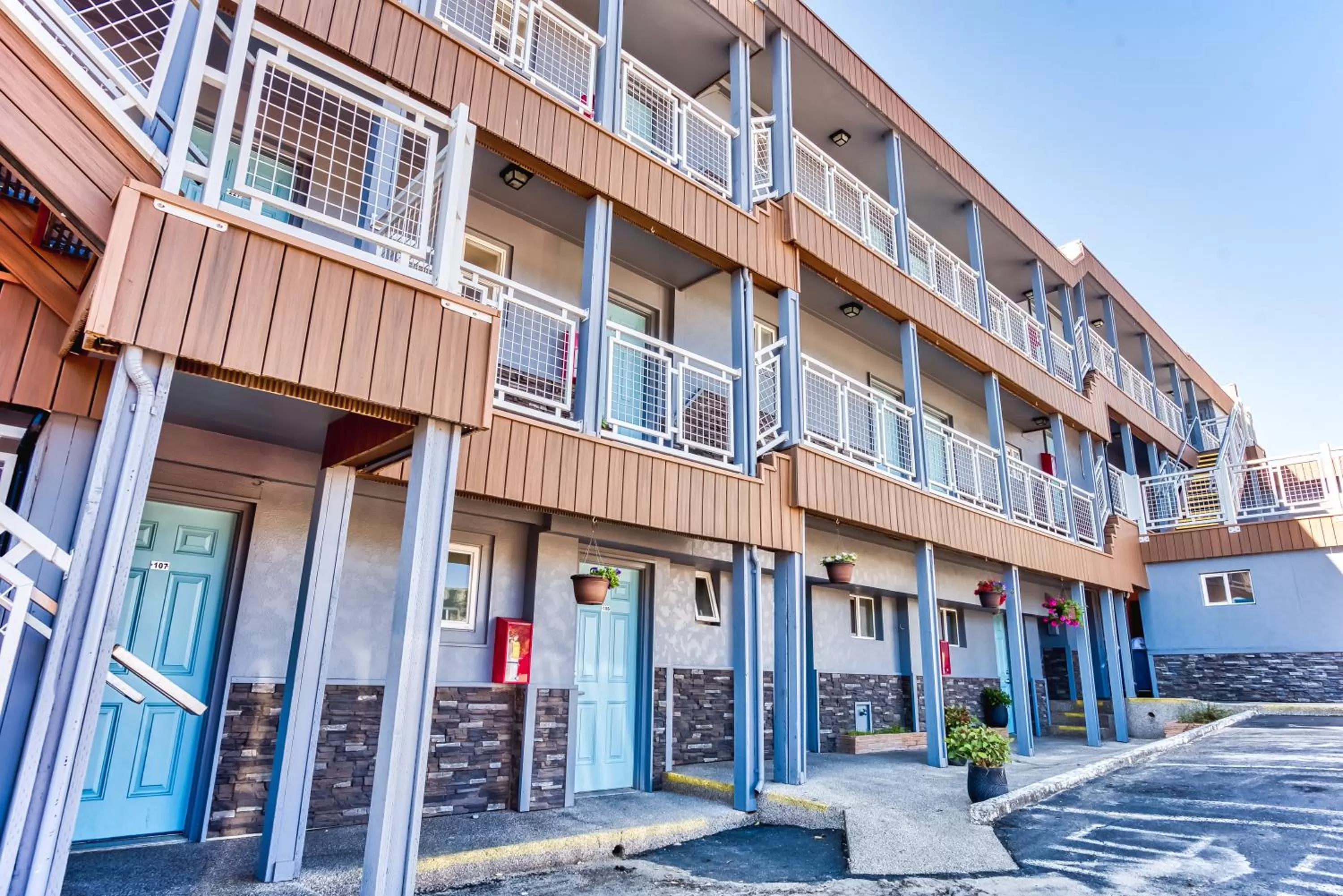 Property building in Seagull Beachfront Inn