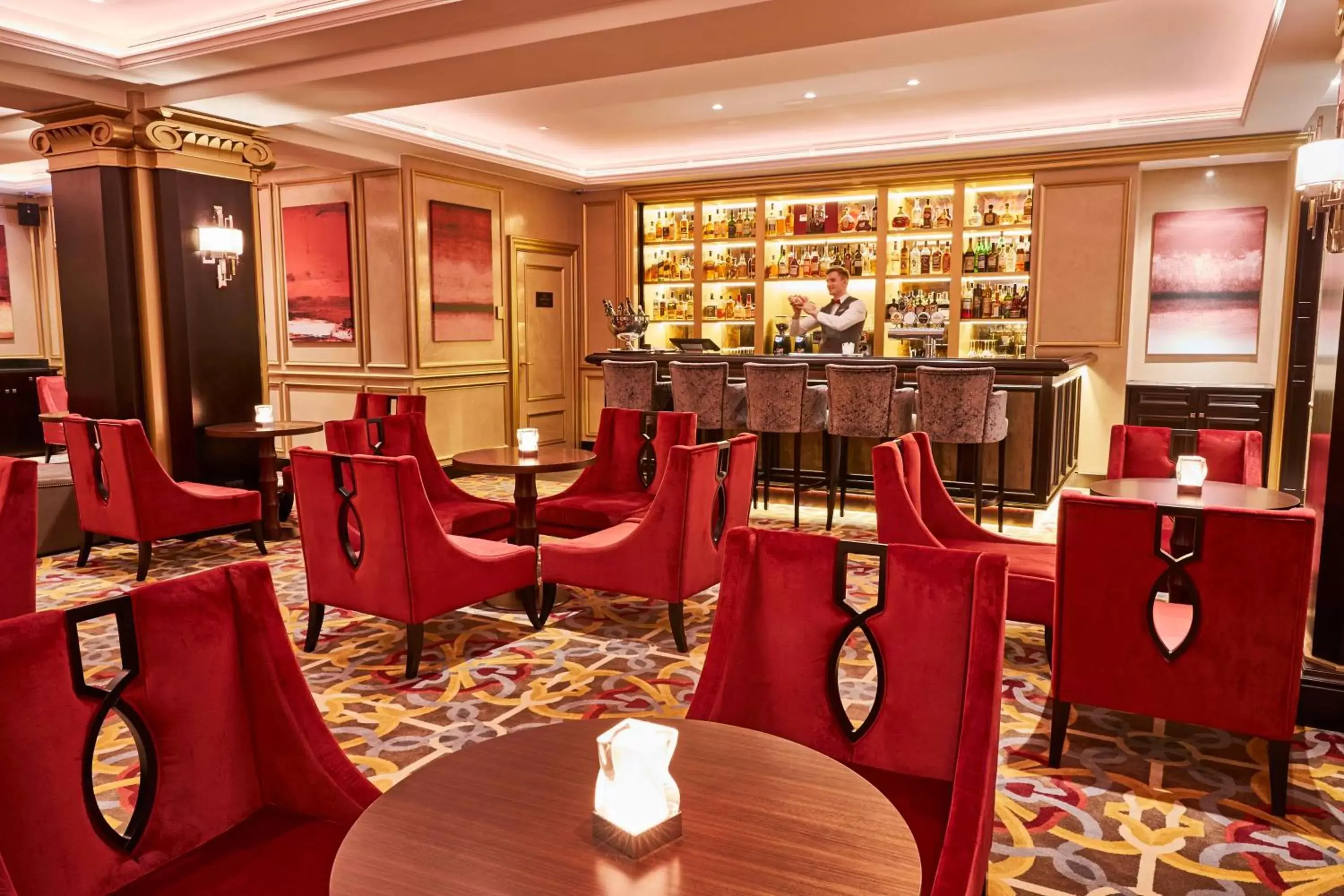 Lounge or bar, Restaurant/Places to Eat in Grand Hotel Kempinski Riga