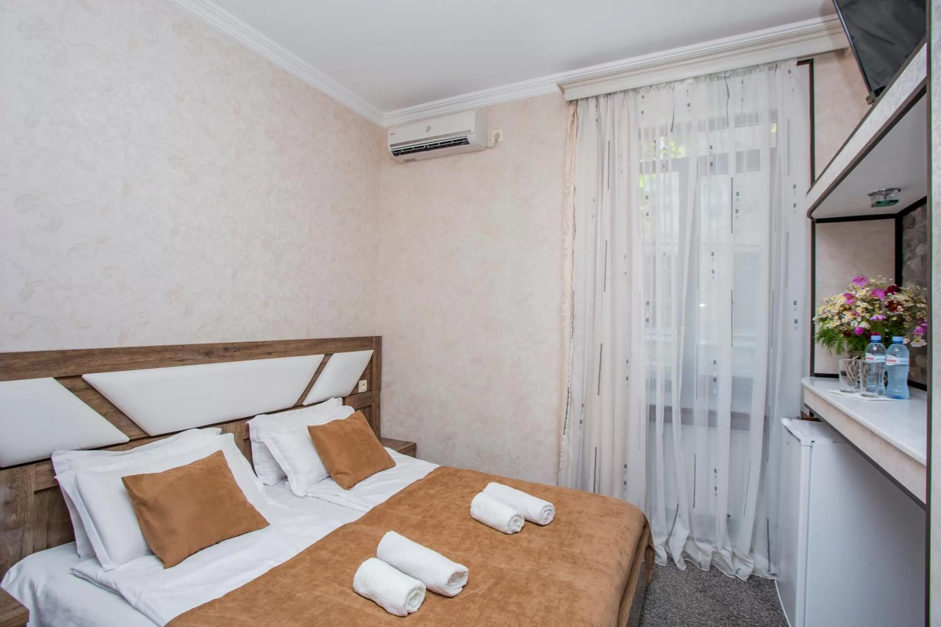 Bedroom, Bed in Teatron