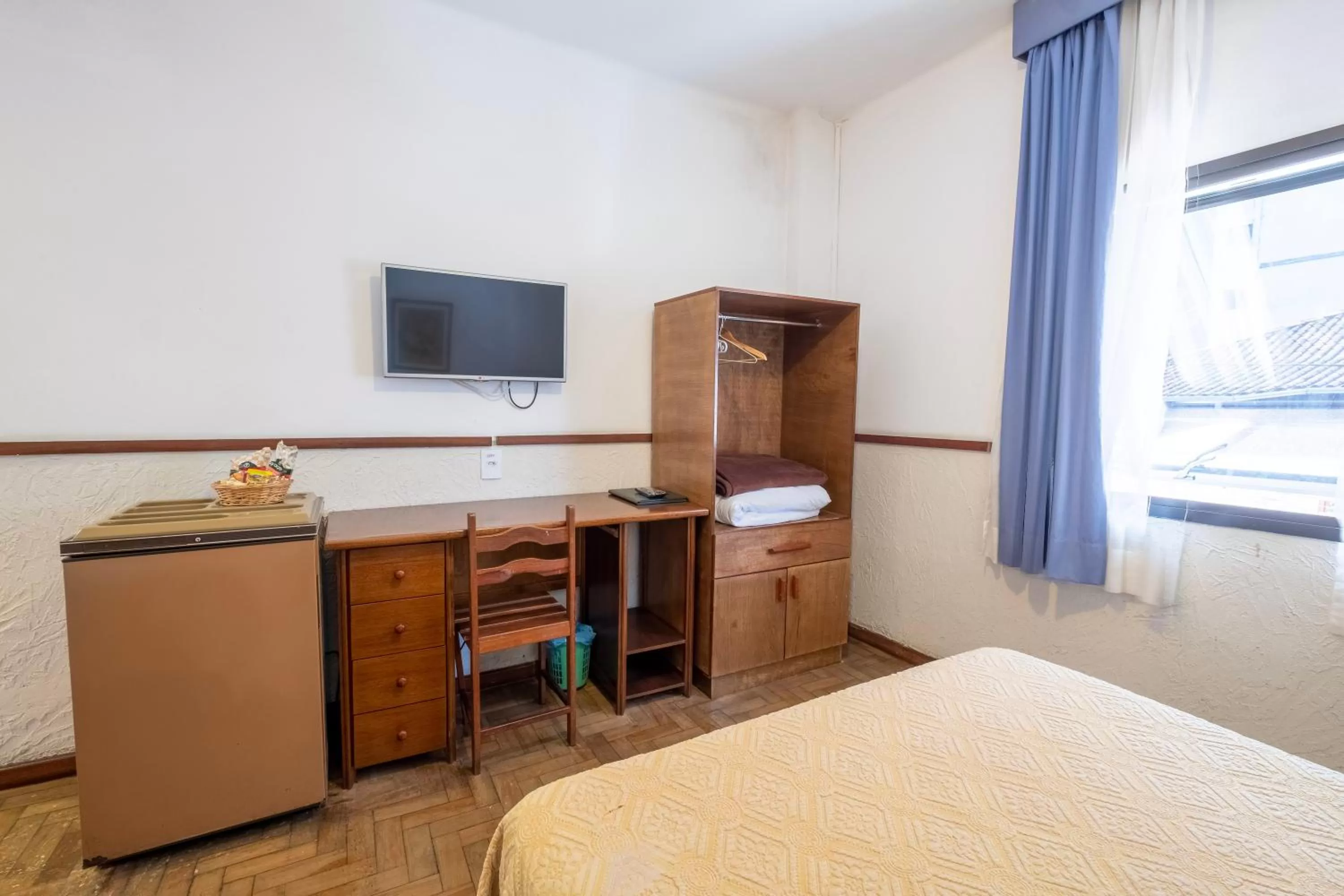 Bed in Hotel Mount Everest