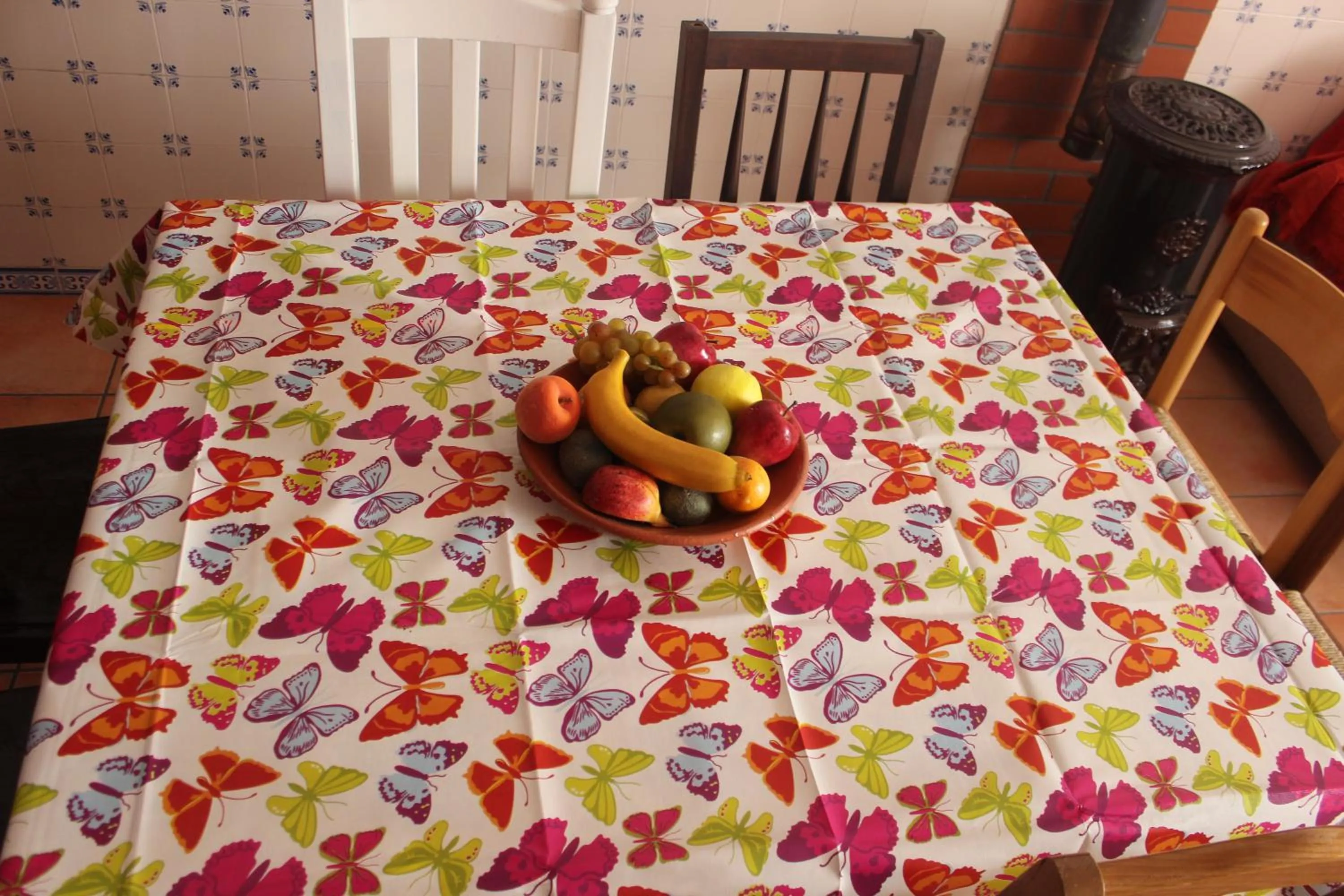 Kitchen or kitchenette, Bed in Ericeira Chill Hill Hostel & Private Rooms - Peach Garden