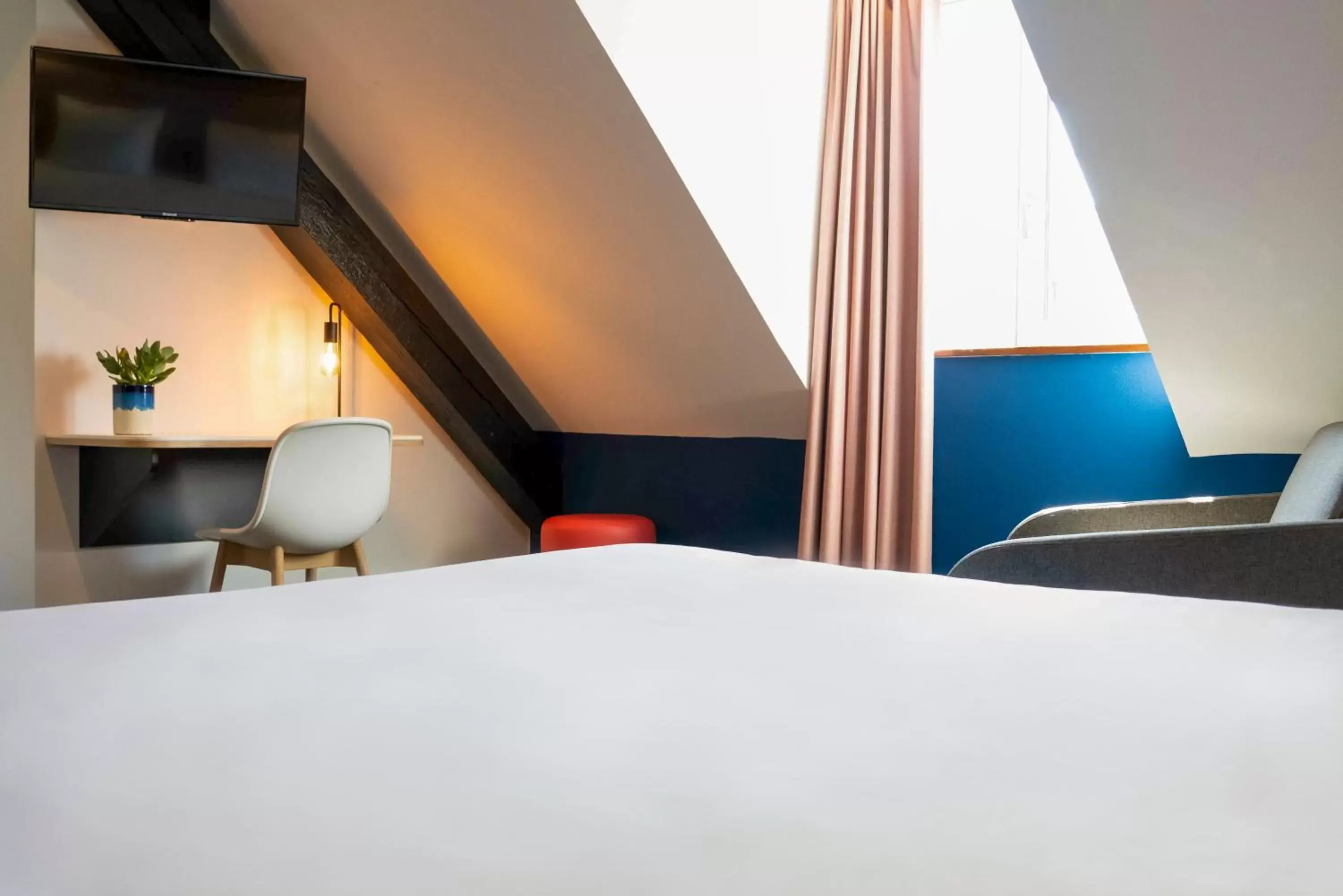 Bedroom, Bed in Ibis Styles Colmar Centre