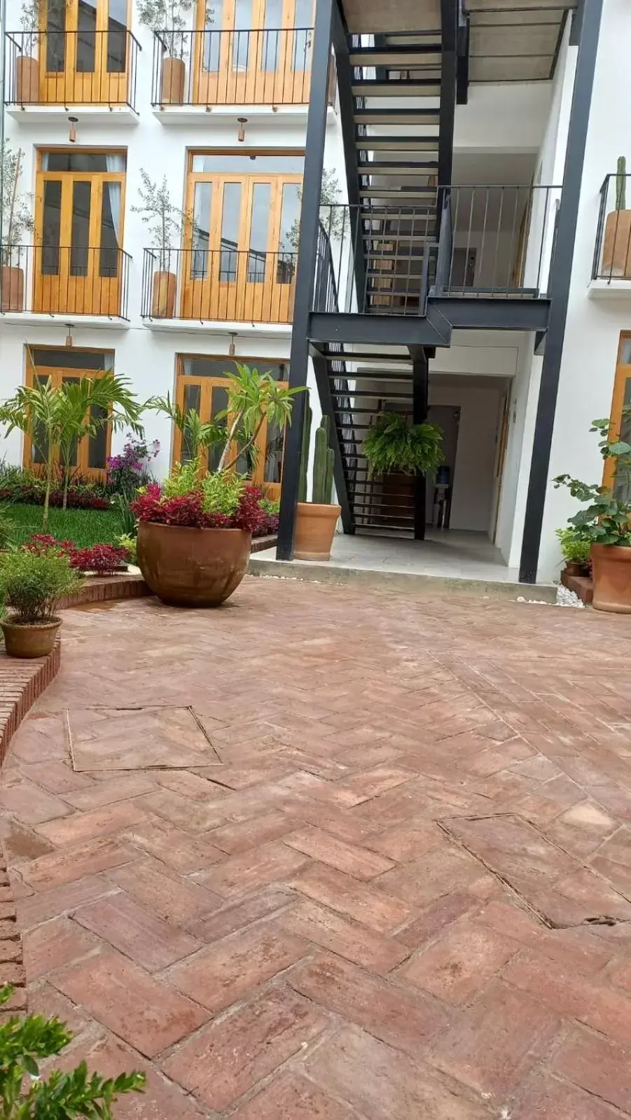 Patio in Santa Cecilia Hotel