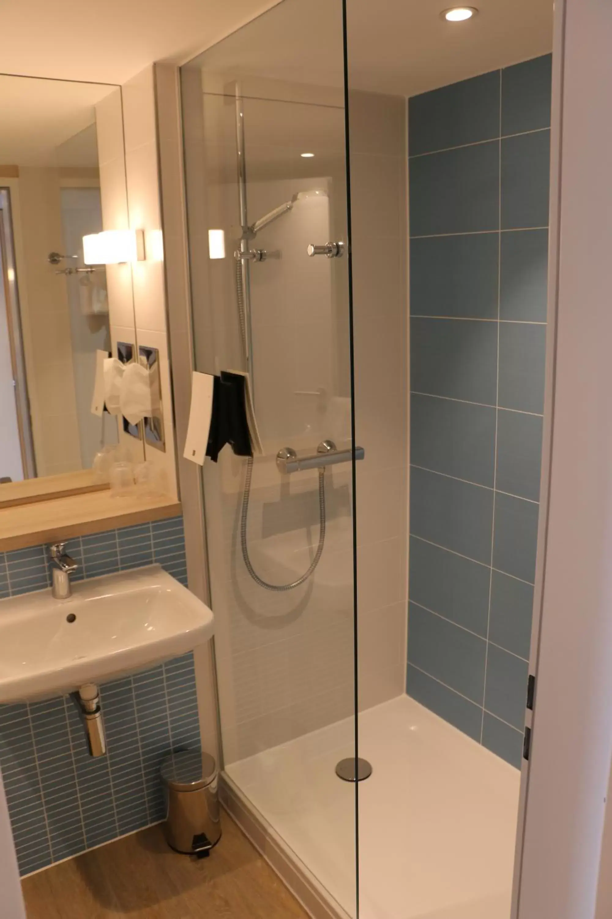 Shower, Bathroom in IBB Hotel Paderborn