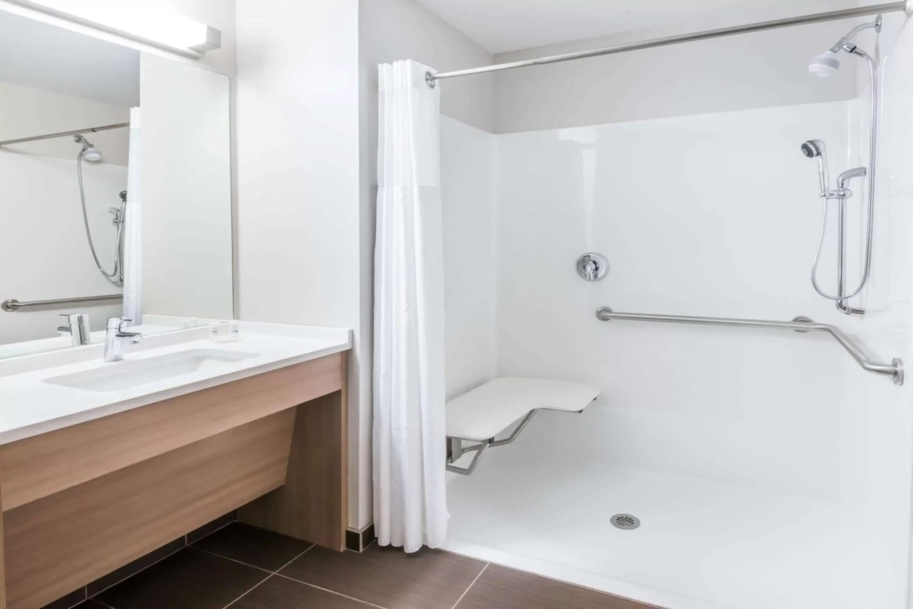 Bathroom in Microtel Inn & Suites by Wyndham Warsaw