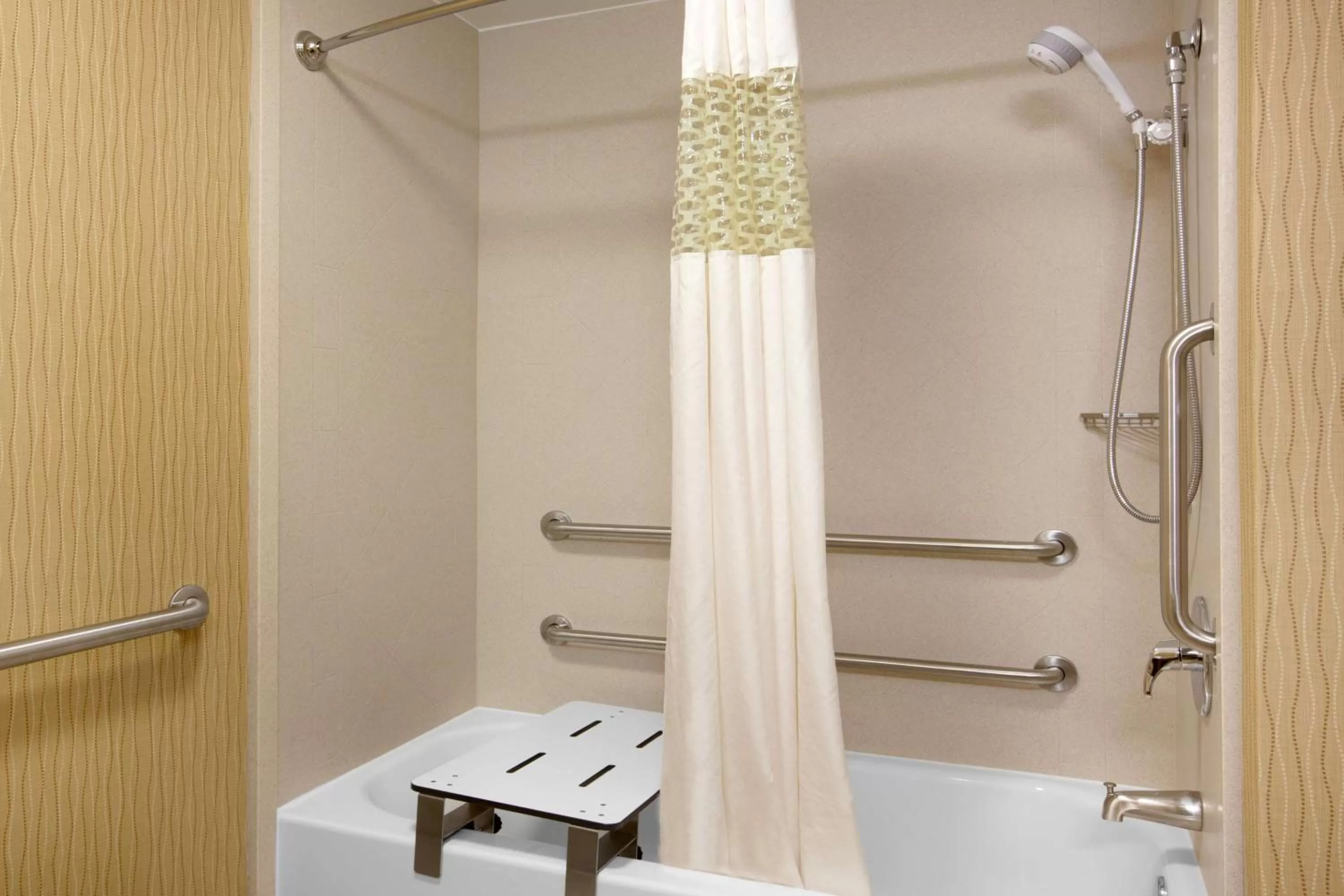 Bathroom in Hampton Inn Boston/Braintree