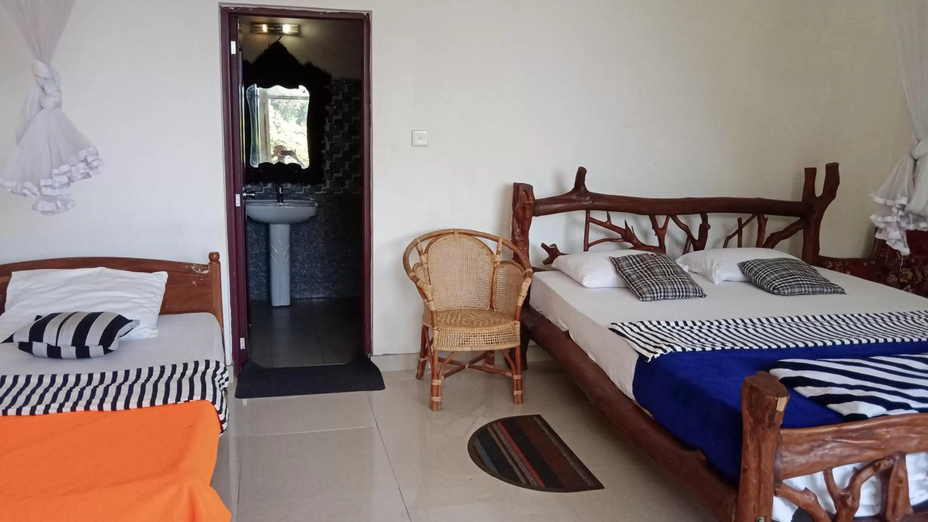 Bed in Ella Lucky Panoramic