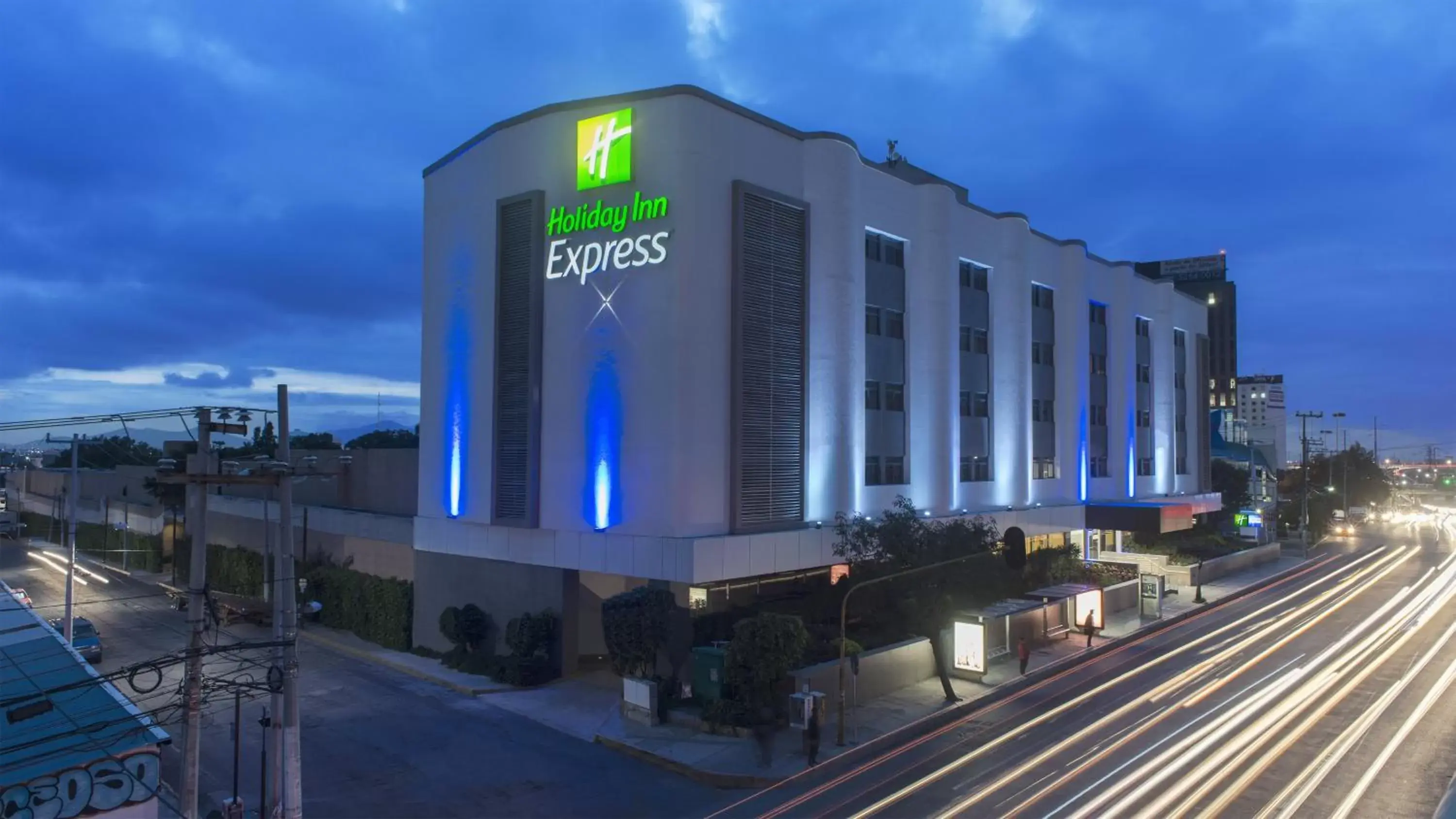 Property Building in Holiday Inn Express Mexico- Toreo, an IHG Hotel