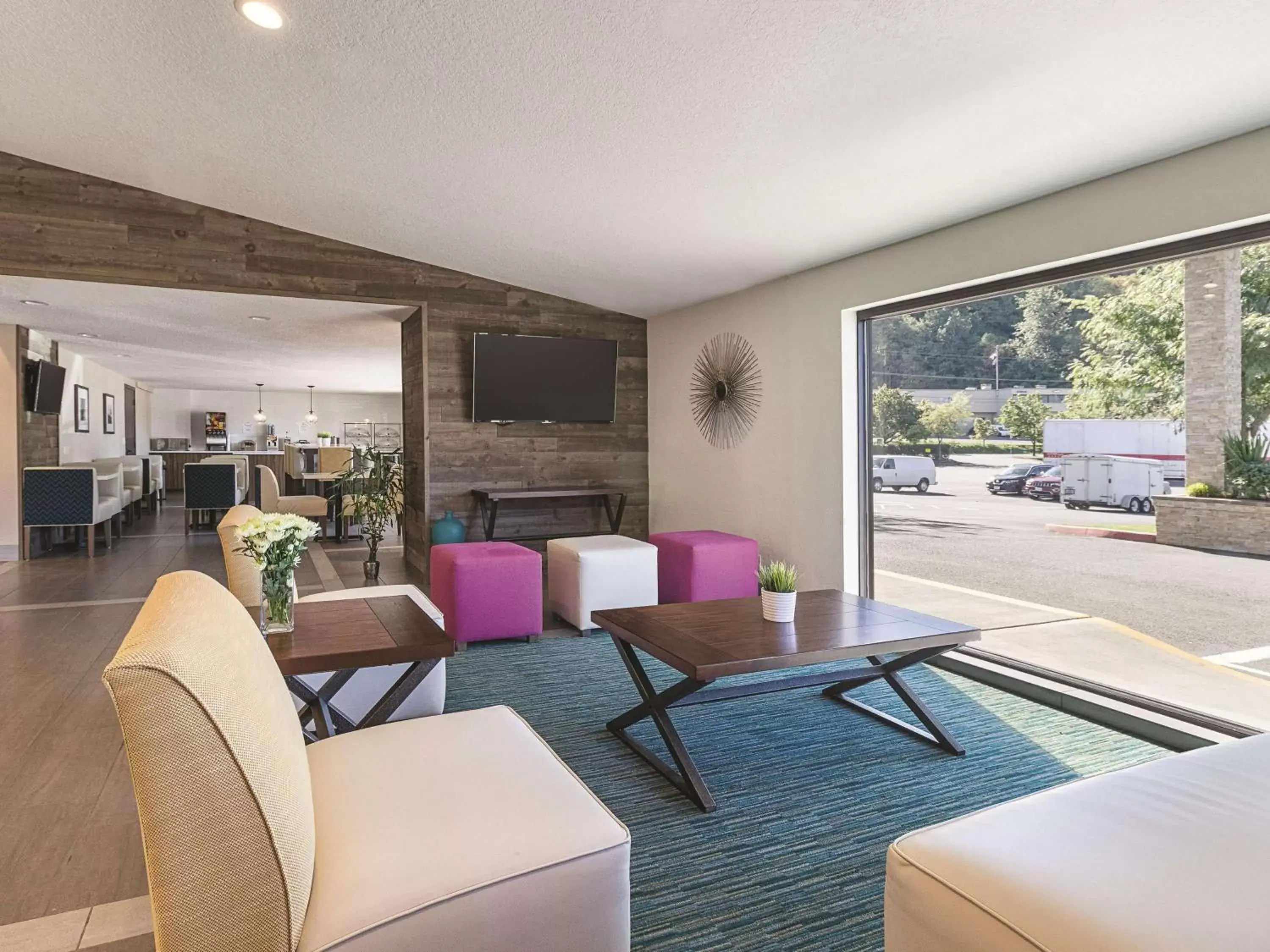 Lobby or reception in La Quinta by Wyndham Portland NW Lobby or reception in La Quinta by Wyndham Portland NW