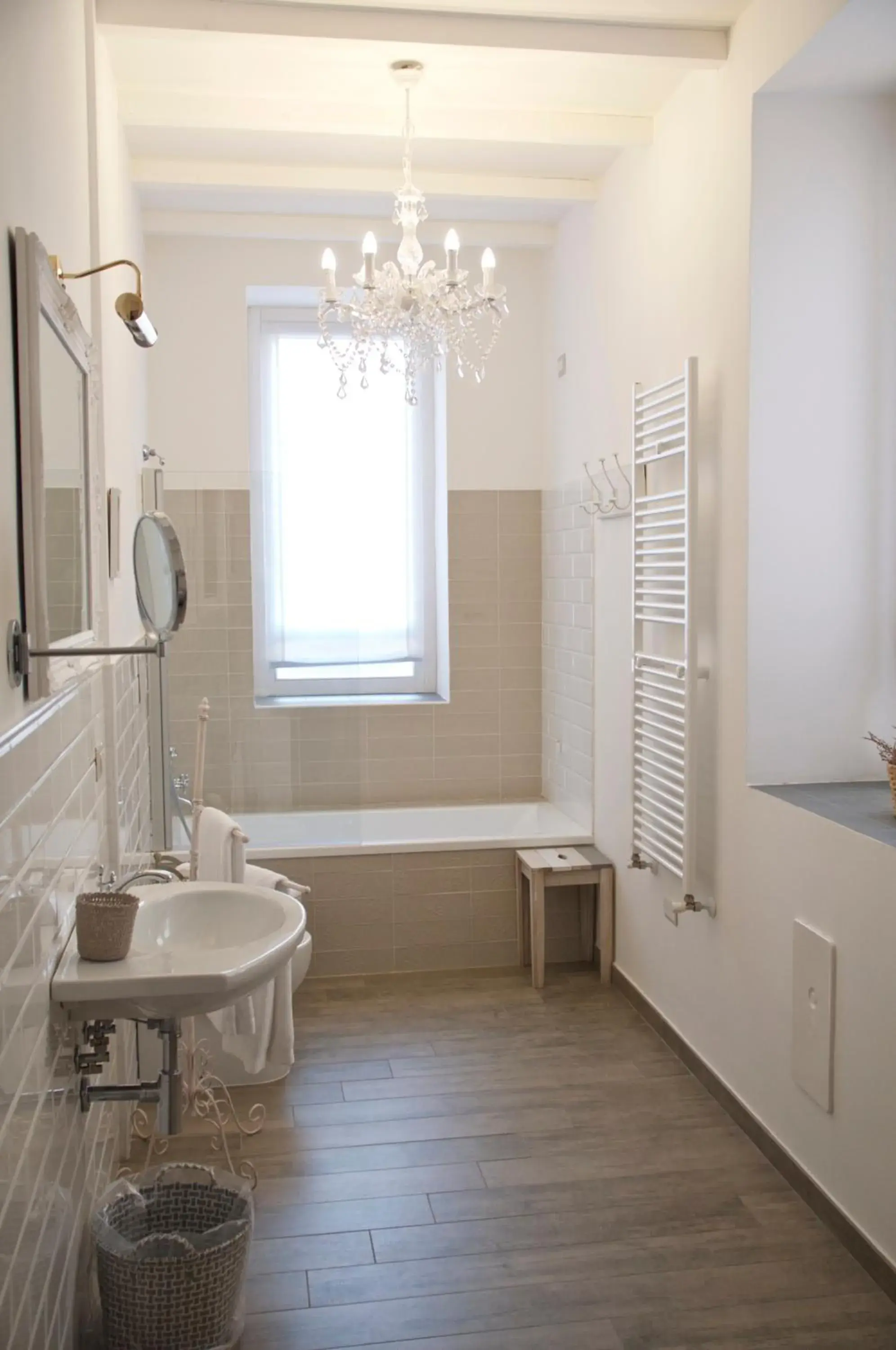 Shower, Bathroom in Cas'E Charming House