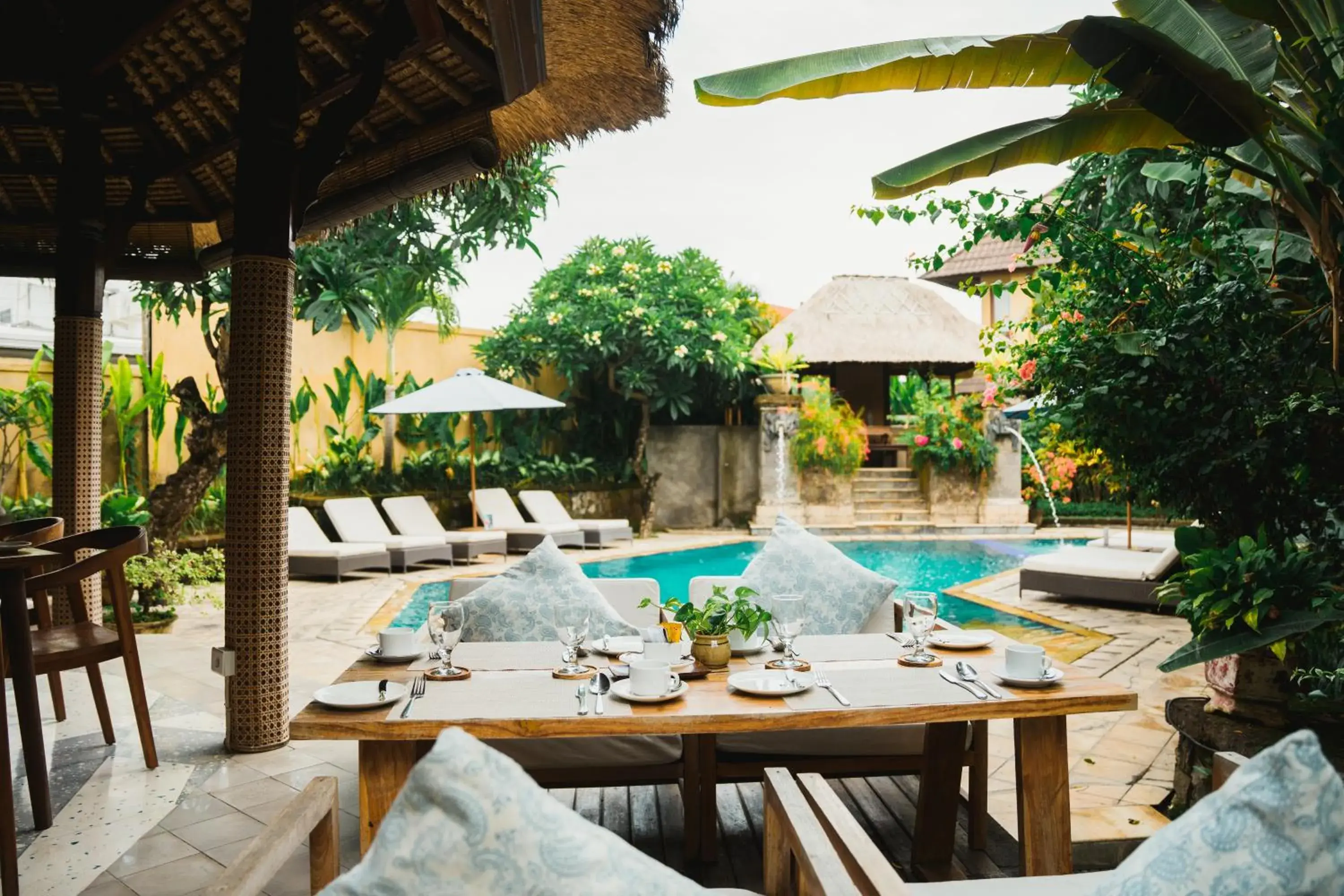Restaurant/places to eat, Swimming Pool in Sri Phala Resort & Villa