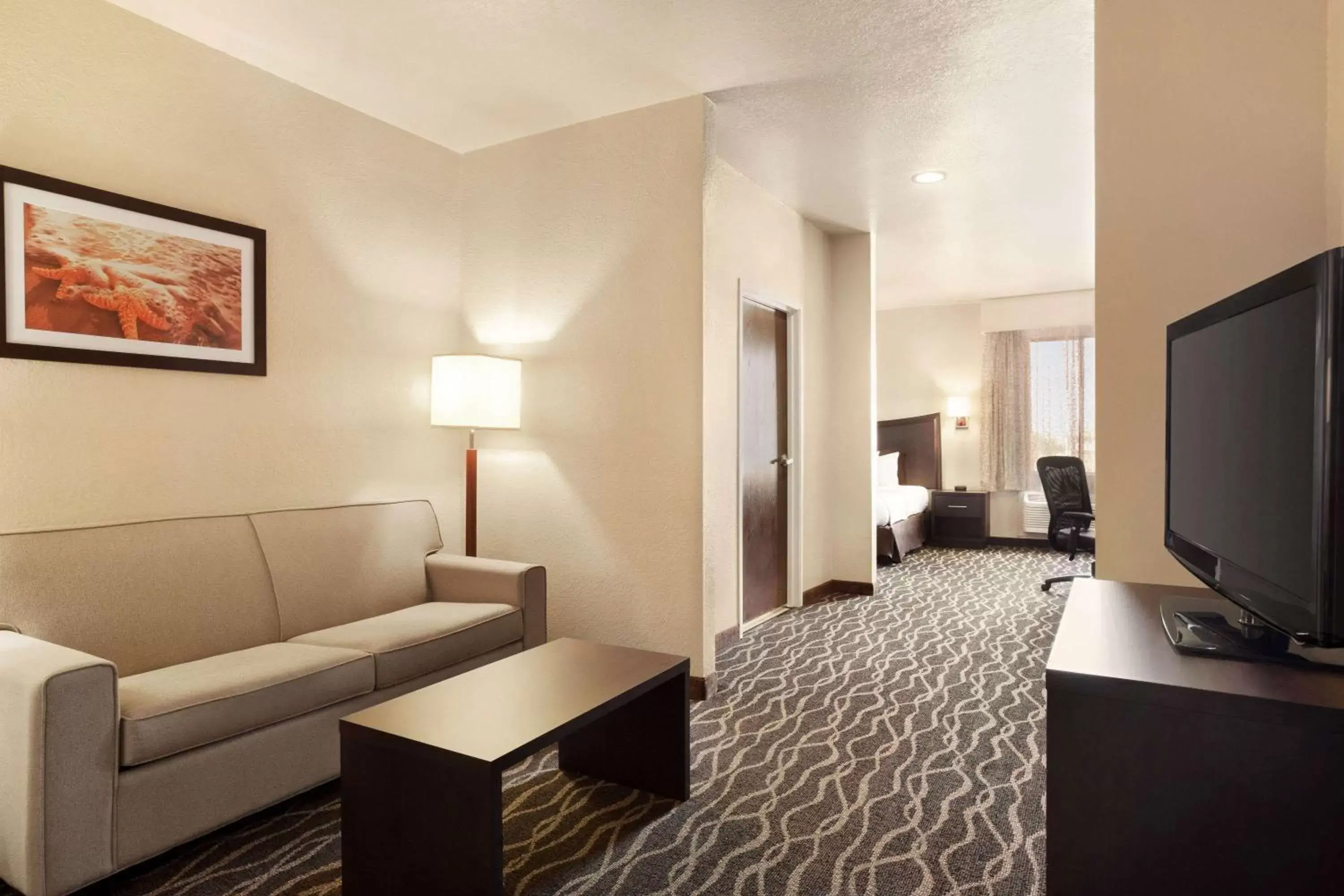 1 King Bed, Mobility/Hearing Accessible Suite, Roll-in Shower, Non-Smoking in Baymont by Wyndham Clute Lake Jackson 1 King Bed, Mobility/Hearing Accessible Suite, Roll-in Shower, Non-Smoking in Baymont by Wyndham Clute Lake Jackson