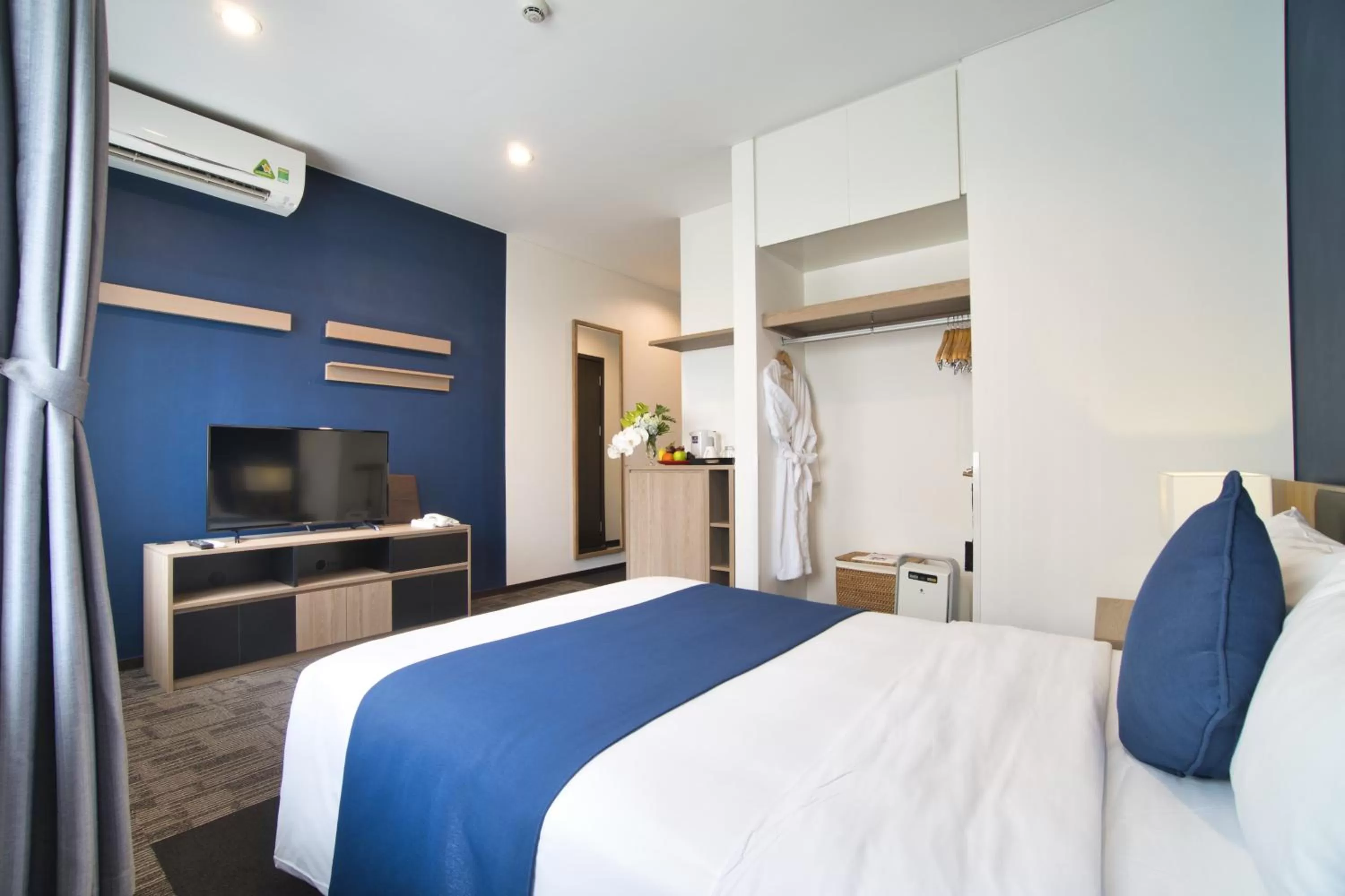 Other, Bed in Roygent Parks Hanoi