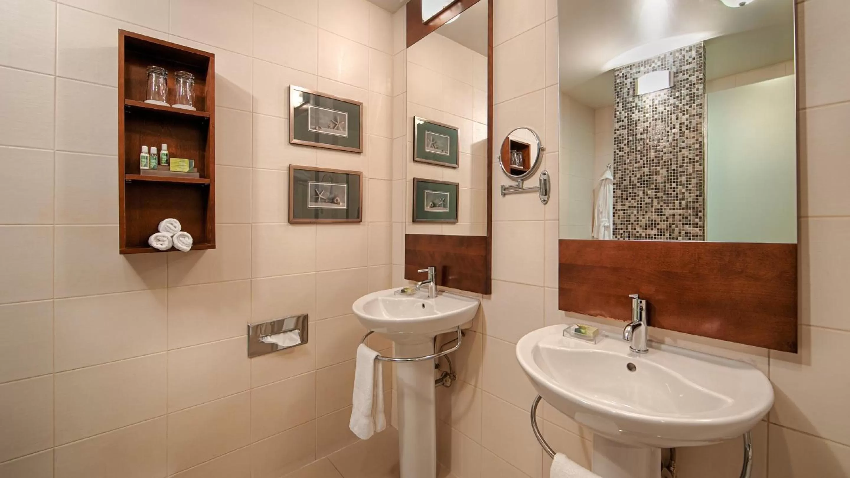 Photo of the whole room in Hôtel Albert par G5