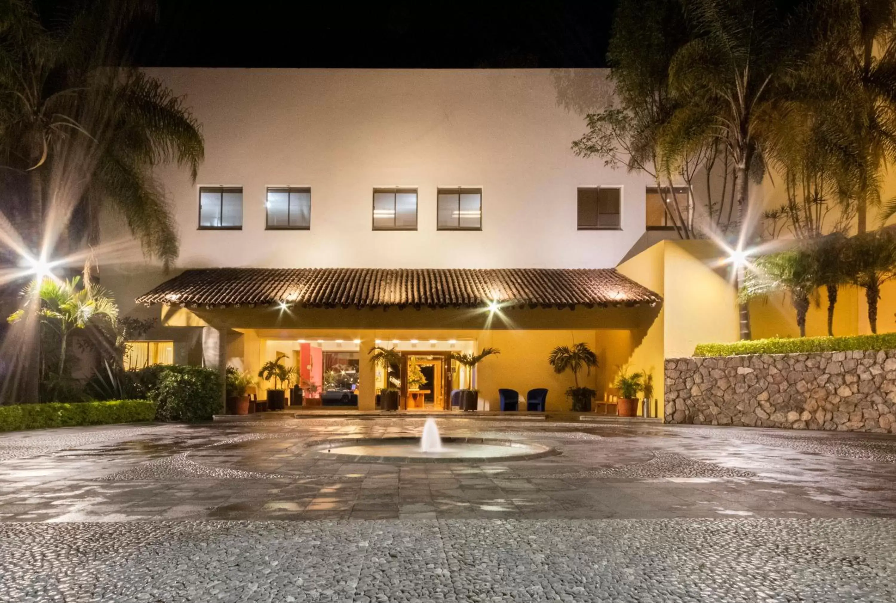 Property Building in Hotel Rancho San Diego Grand Spa Resort