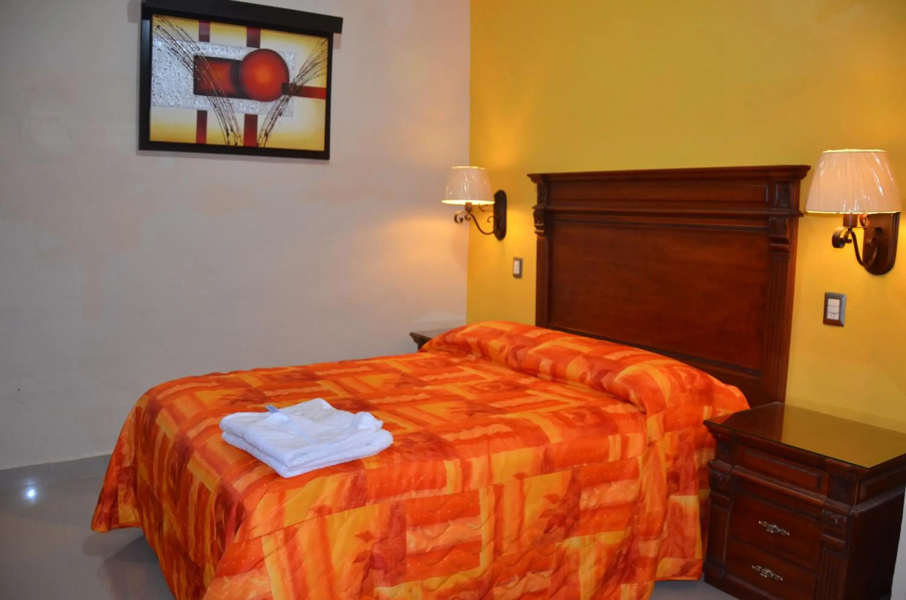 Photo of the whole room, Bed in Terracota Corner Rooms