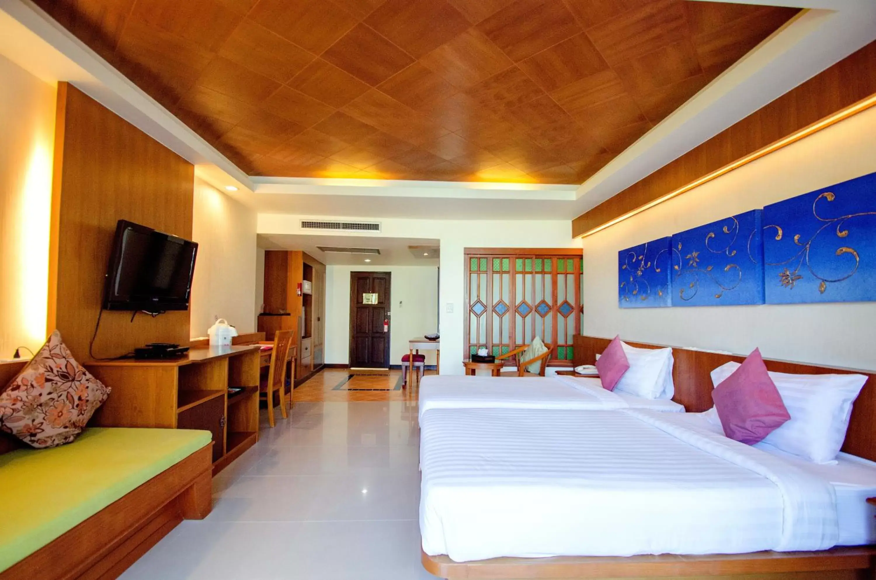 Photo of the whole room in Khaolak Orchid Beach Resort - SHA Extra Plus