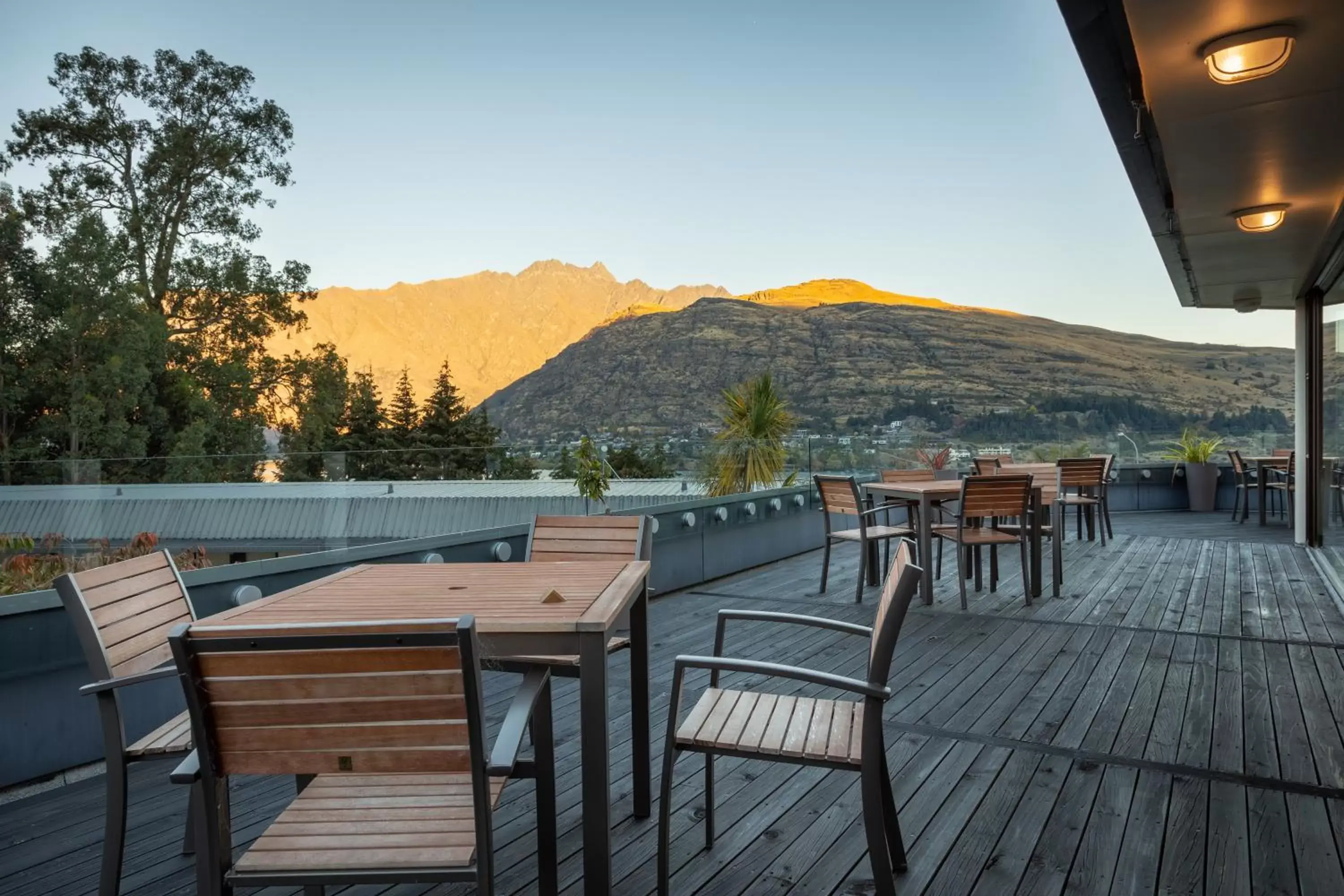 Restaurant/places to eat, Mountain View in Holiday Inn Queenstown Frankton Road, an IHG Hotel