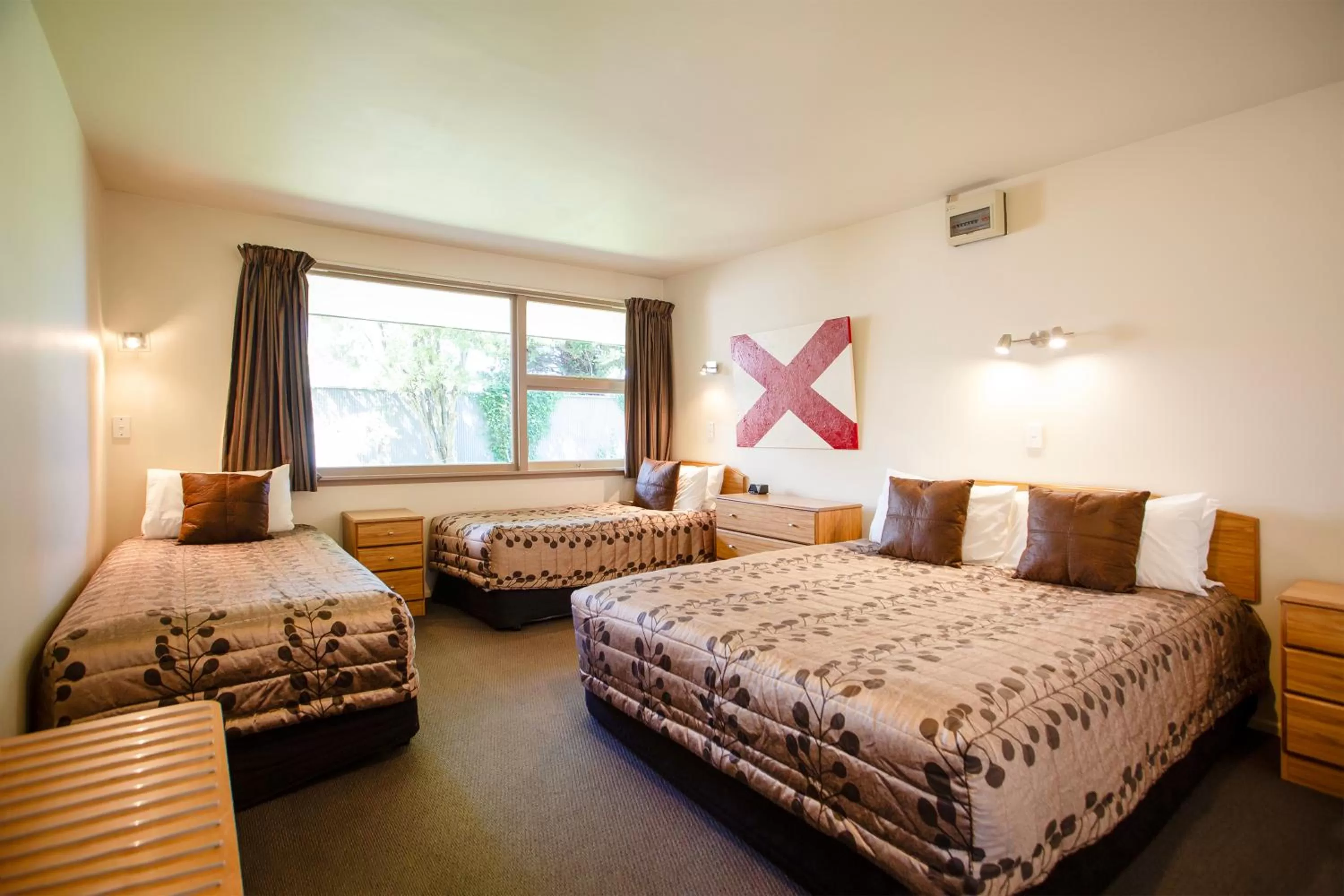 Bedroom, Bed in Casino Court Motor Lodge