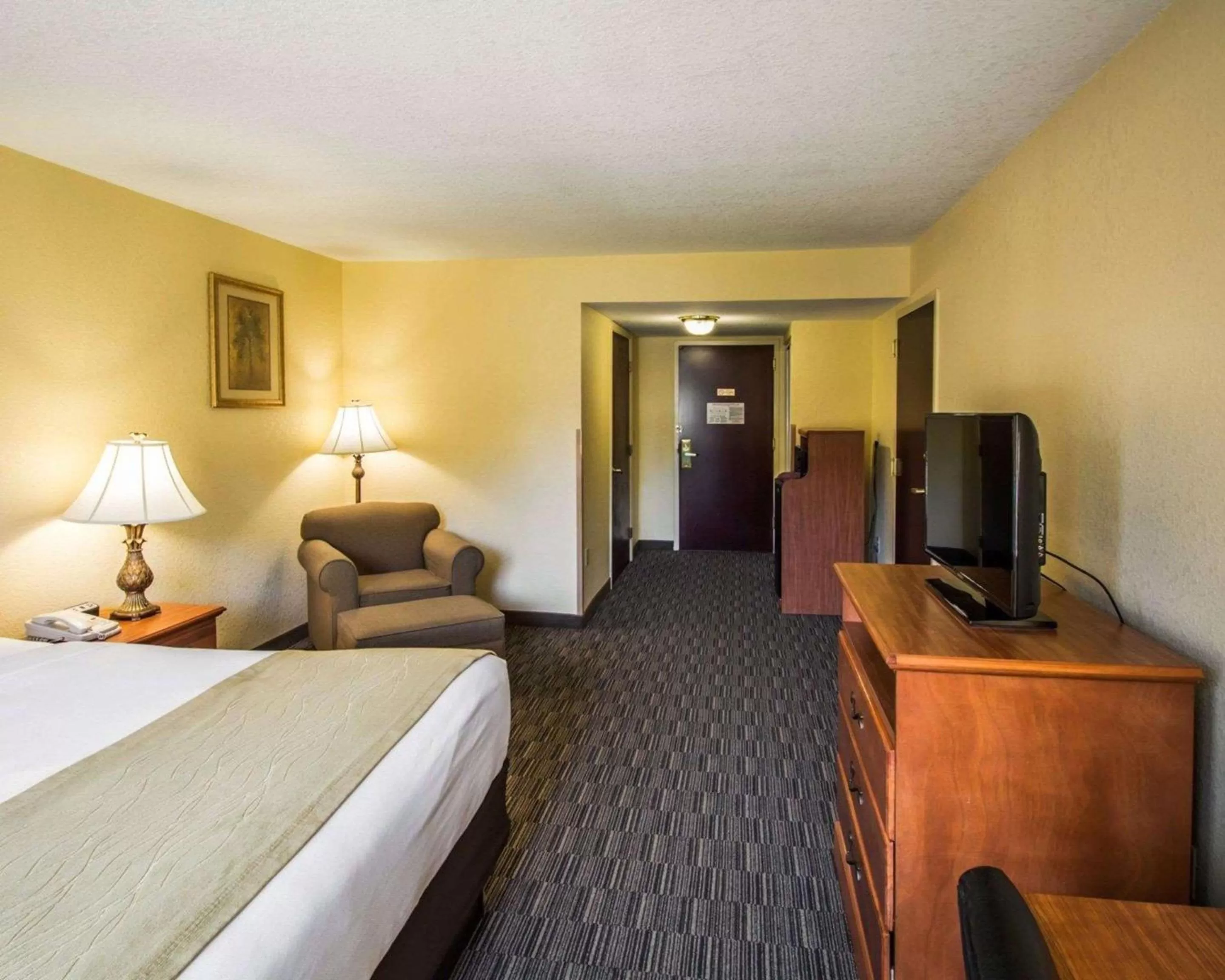Photo of the whole room, Bed in Comfort Inn & Suites Jupiter I-95