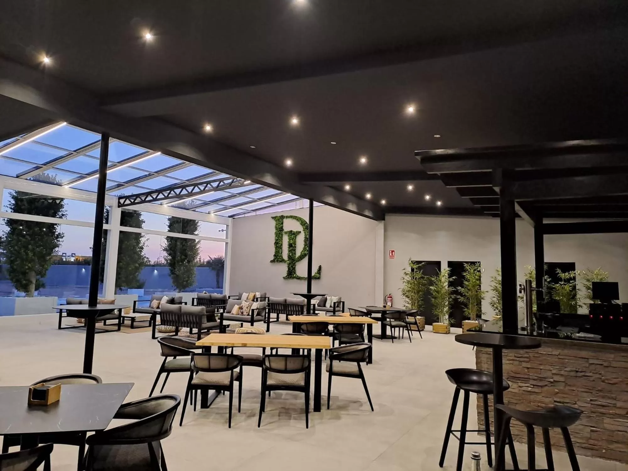 Area and facilities, Restaurant/Places to Eat in DON LEONE Hotel