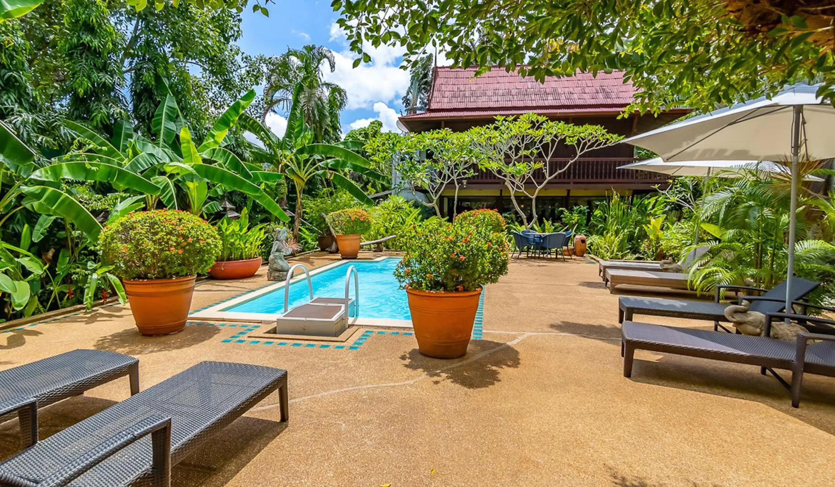 Garden view in Ban Kaew Villas Garden view in Ban Kaew Villas