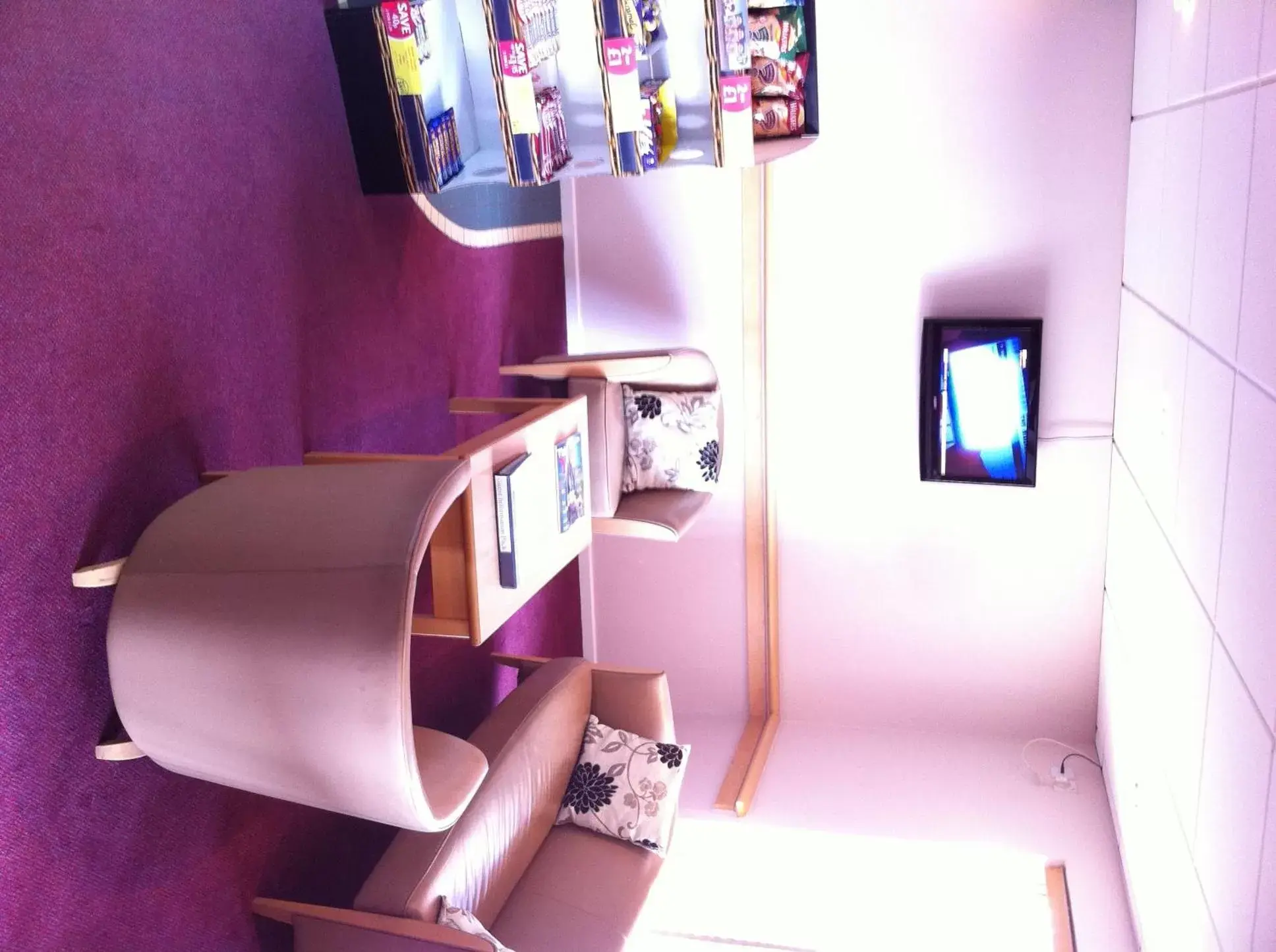 Lobby or reception, Seating Area in Days Inn Hotel Bradford - Leeds