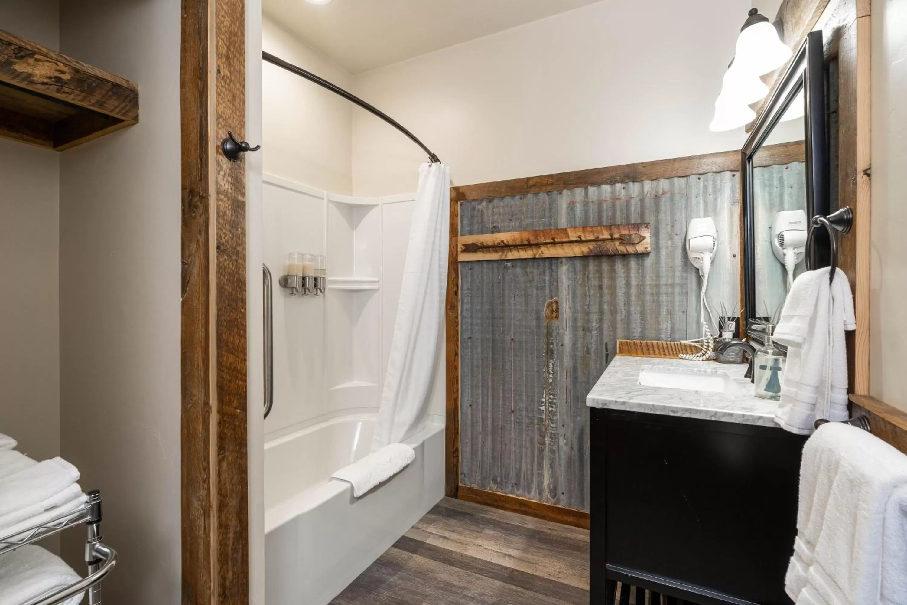 Shower, Bathroom in The Adventure Inn Yellowstone