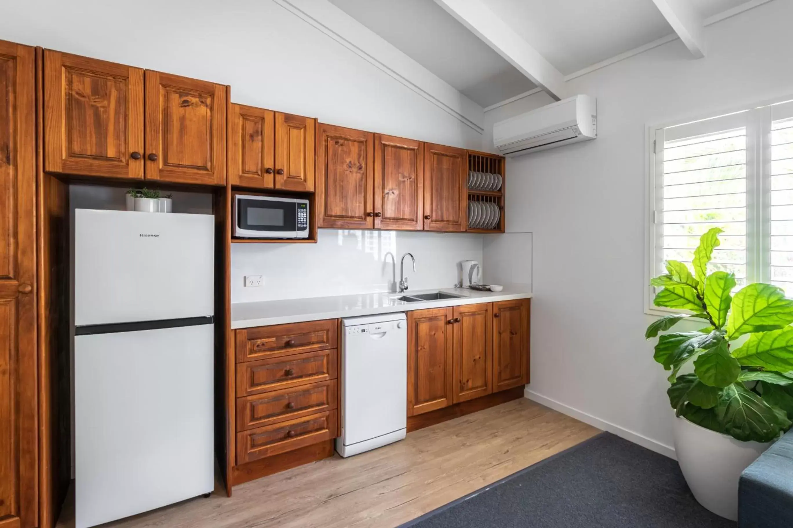 Kitchen/Kitchenette in Debbie's Place