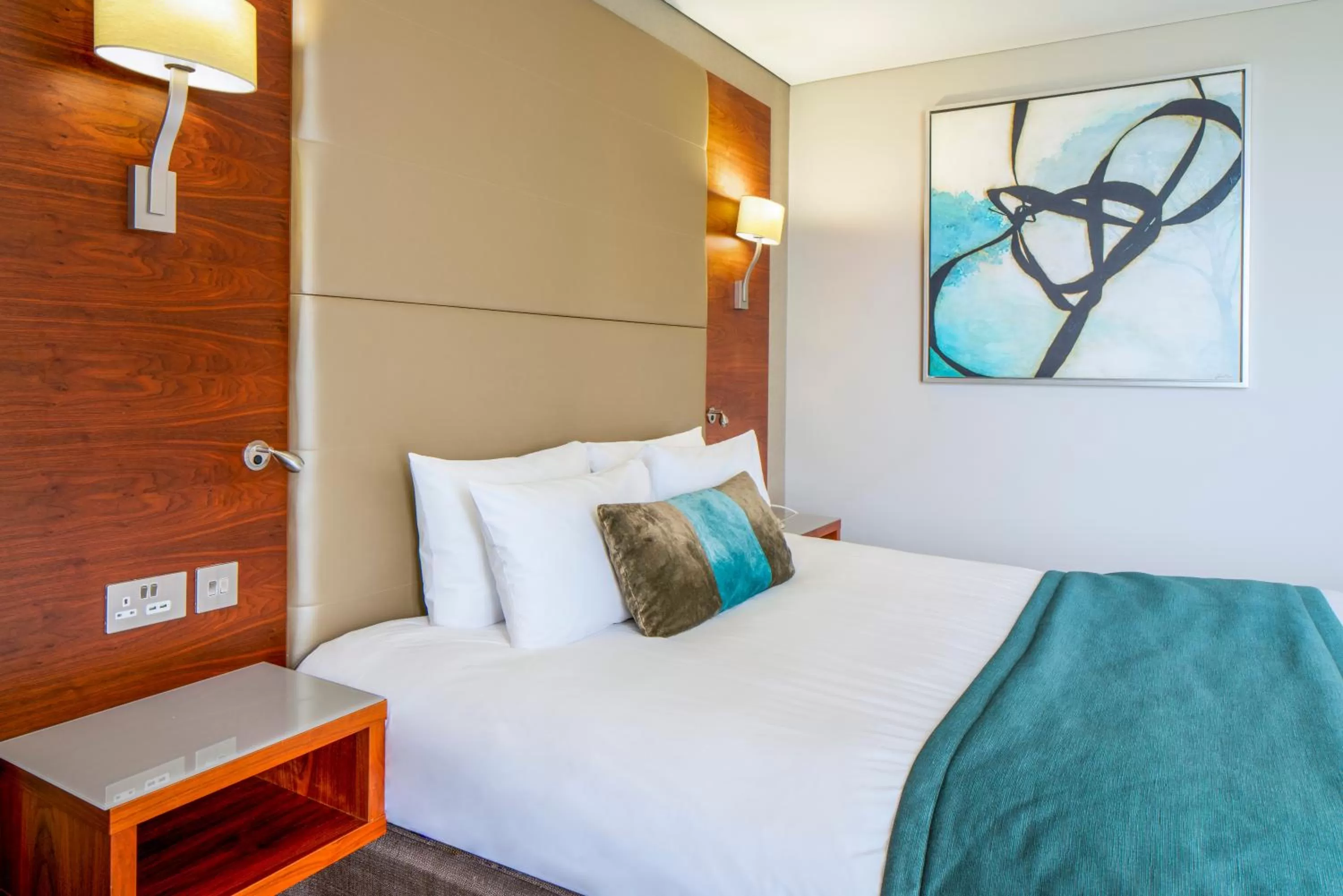 Bedroom, Bed in Crowne Plaza London - Docklands by IHG
