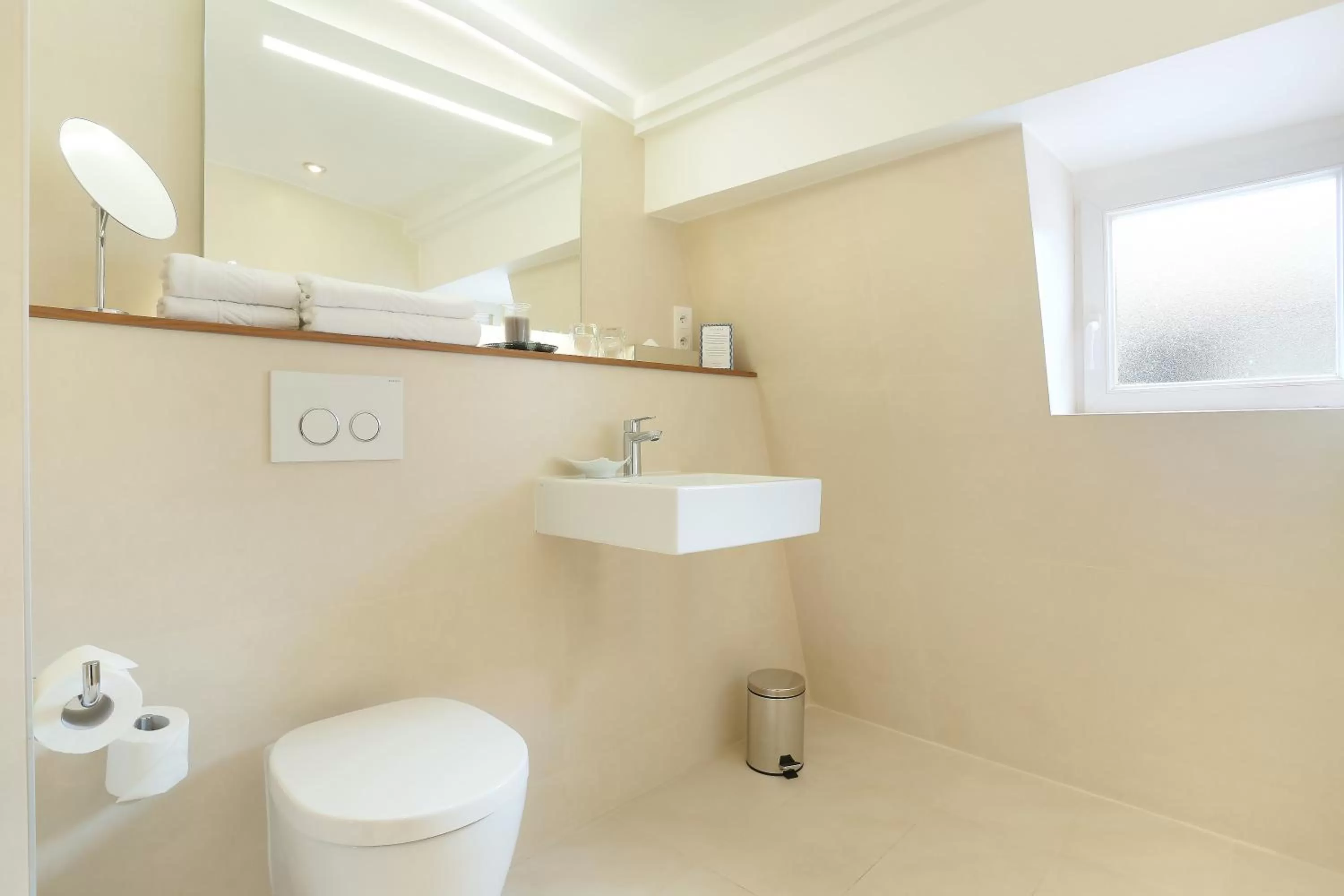 Bathroom in Maison Axel Opéra Paris