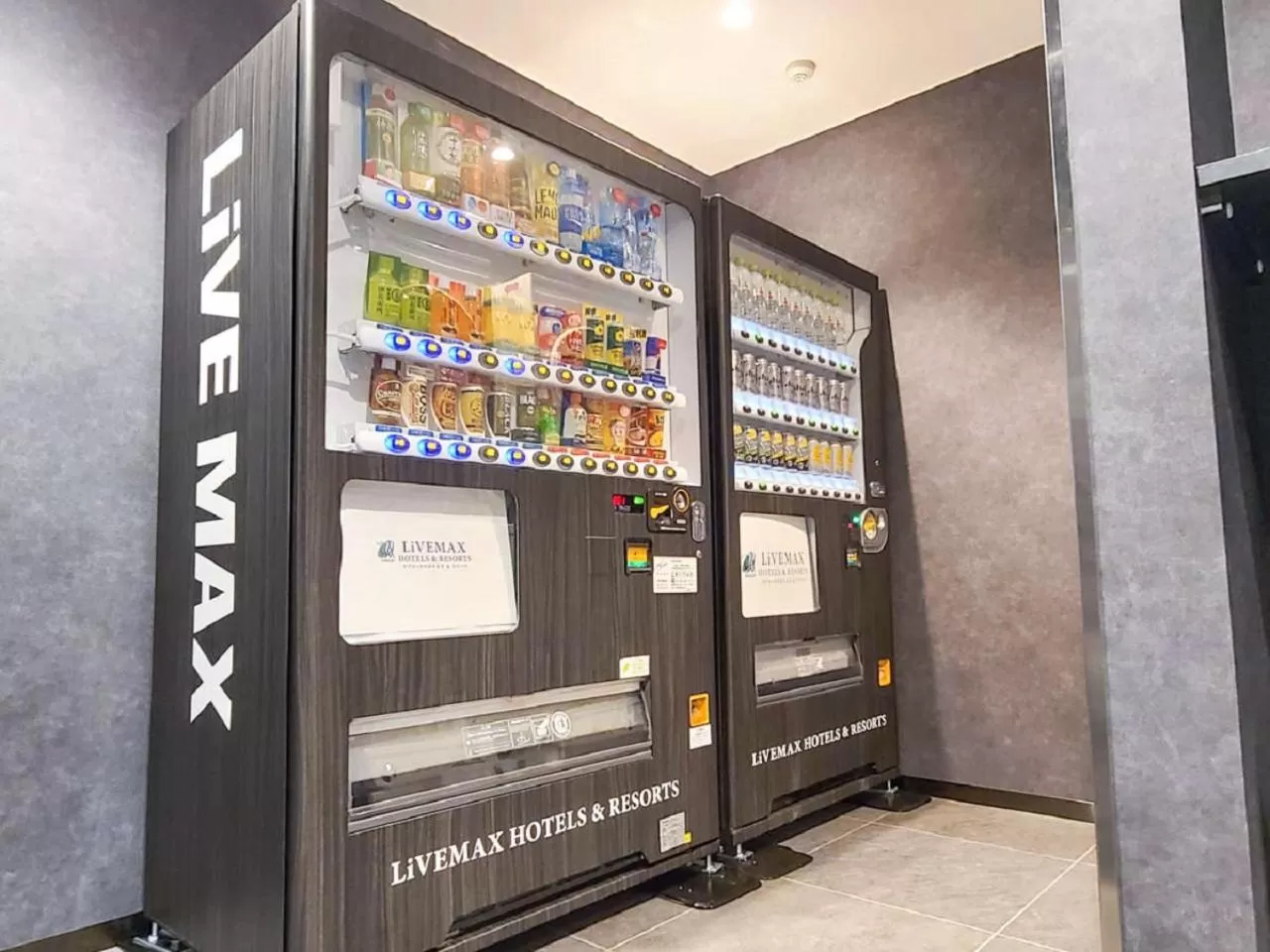 vending machine in HOTEL LiVEMAX Shinjuku Kabukicho