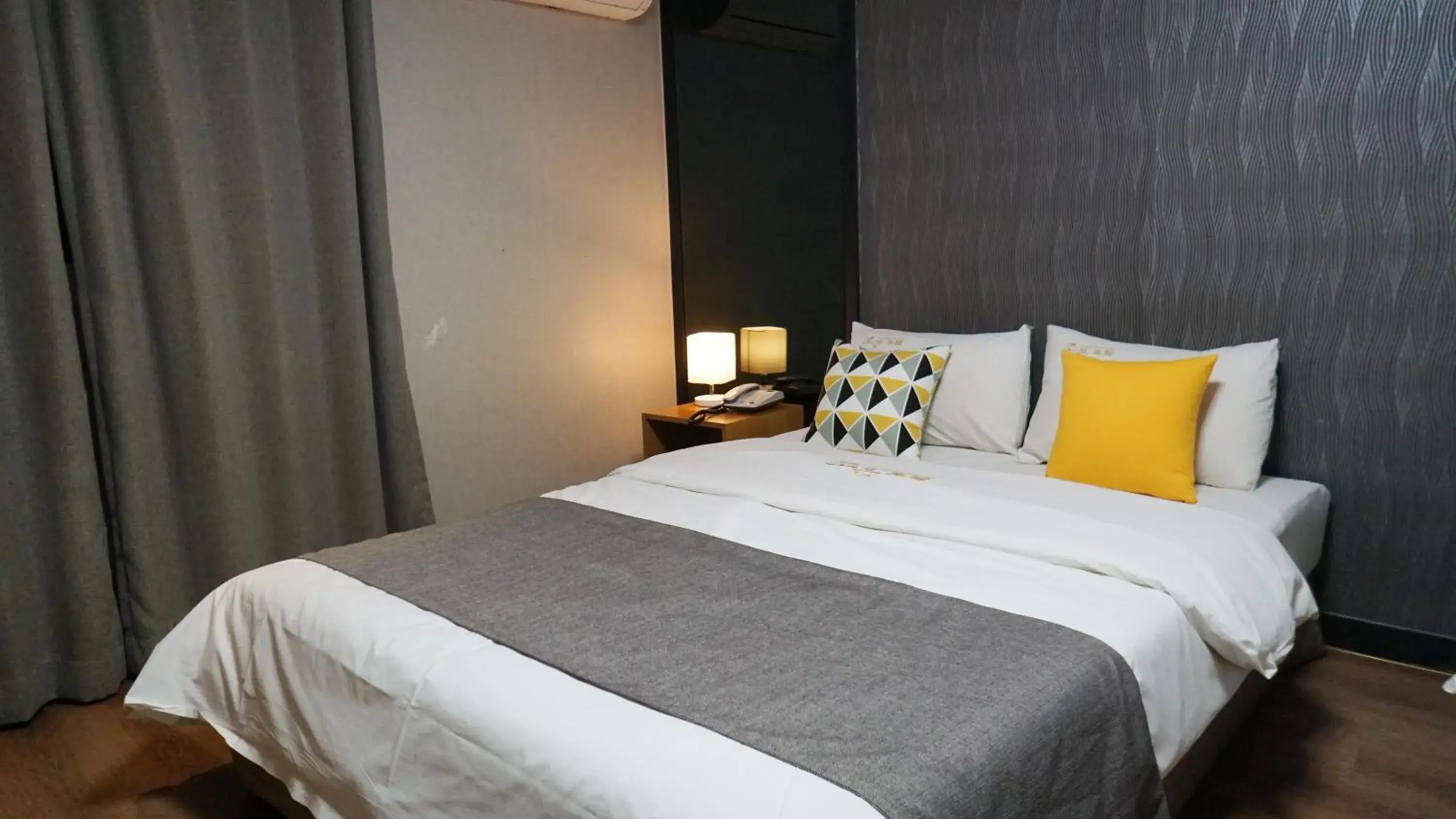 Standard Double Room in Hotel Tong Yeondong Jeju