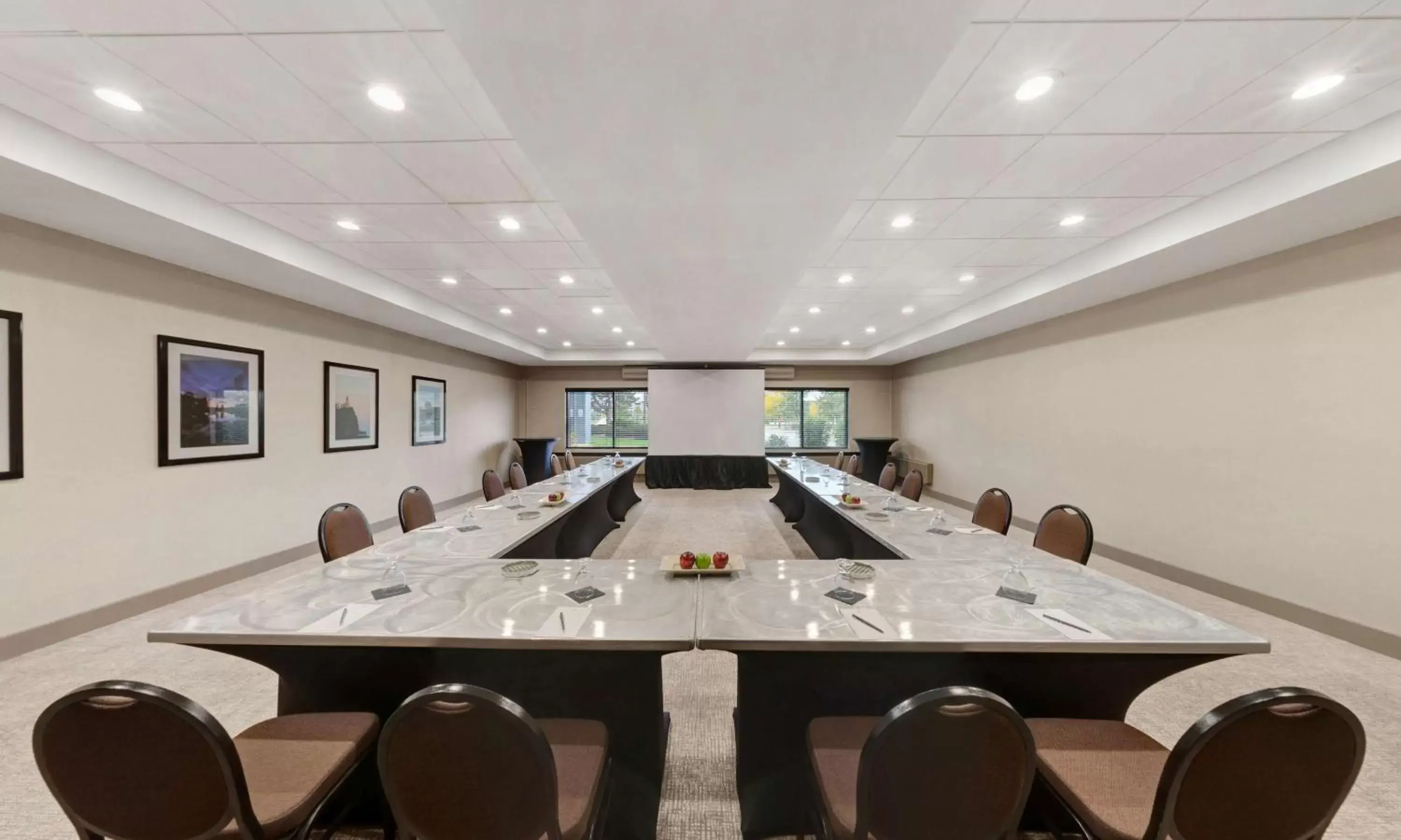 Meeting/conference room in Embassy Suites by Hilton Milwaukee Brookfield