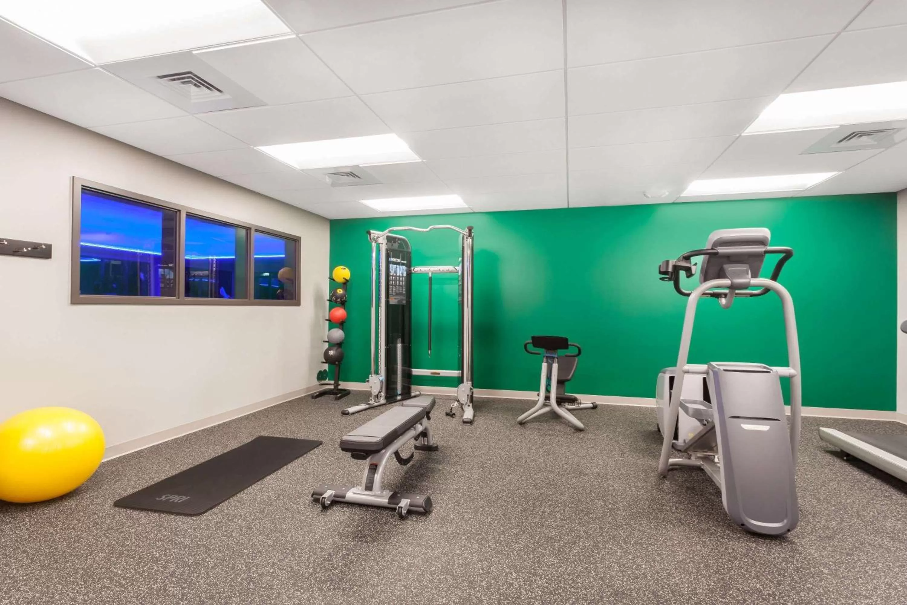 Fitness centre/facilities in Wingate by Wyndham Altoona Downtown/Medical Center