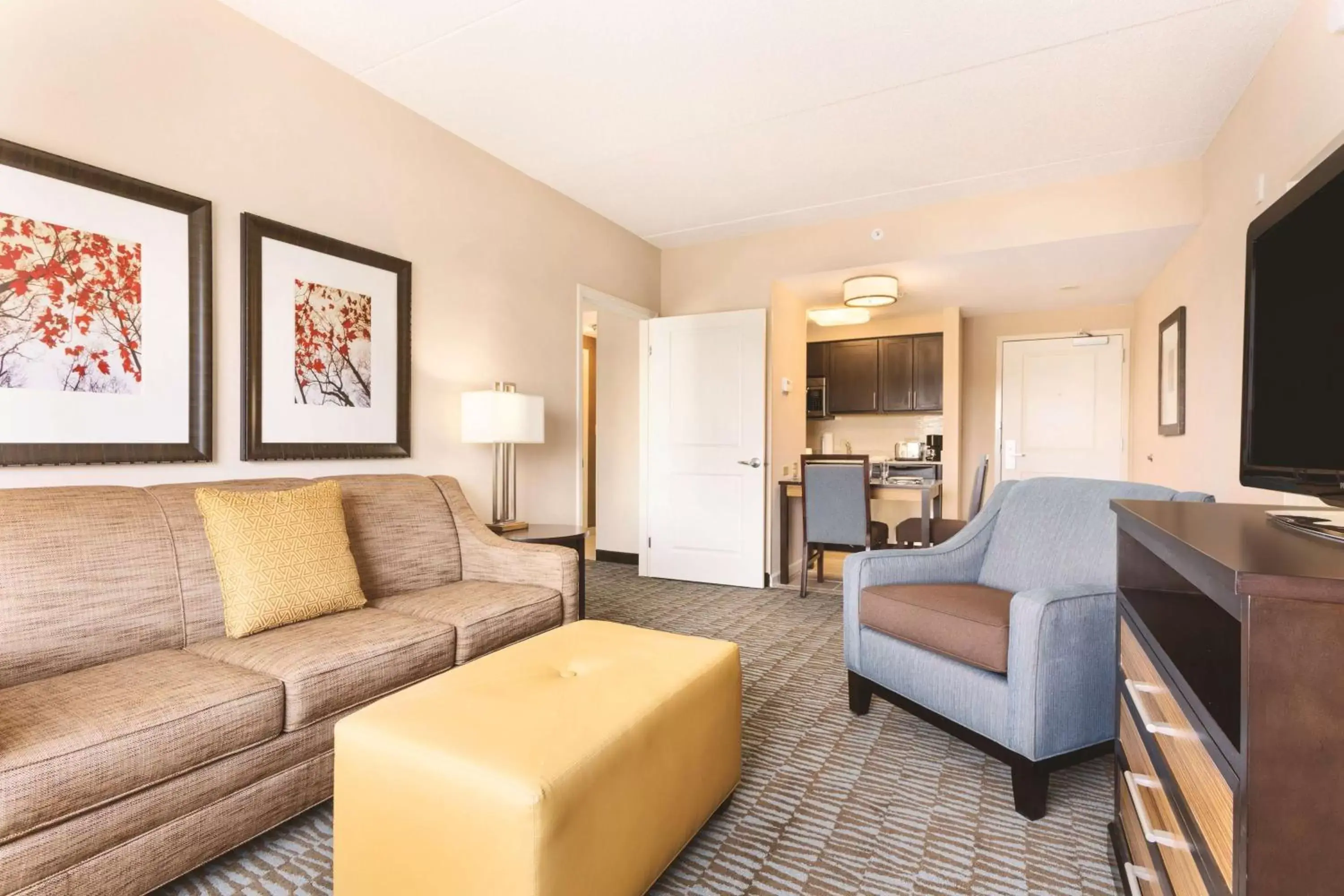 Bedroom, Seating Area in Homewood Suites Atlanta Airport North