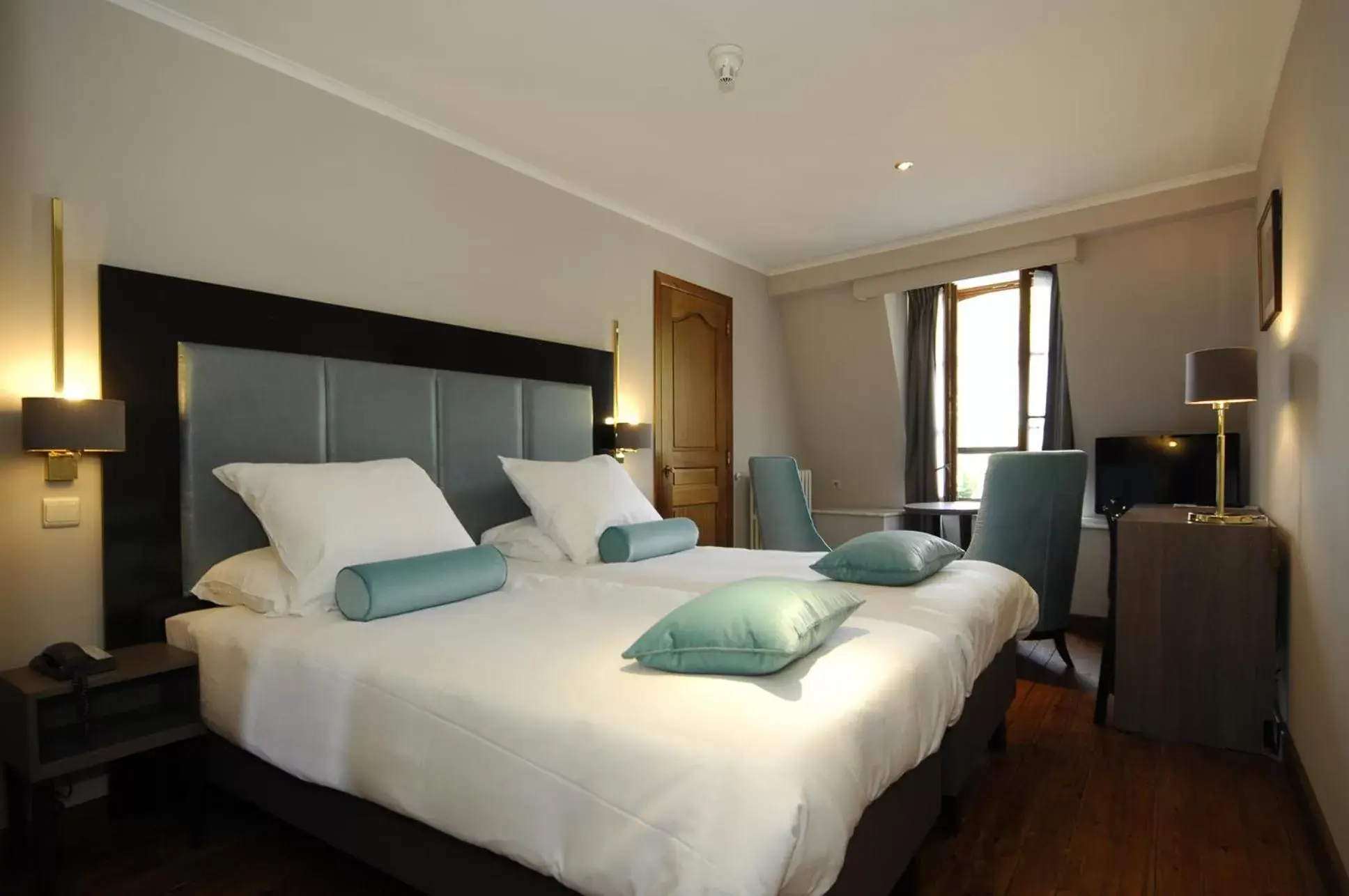 Hotel de la Poste - Relais de Napoleon III Hotel de la Poste - Relais de Napoleon III