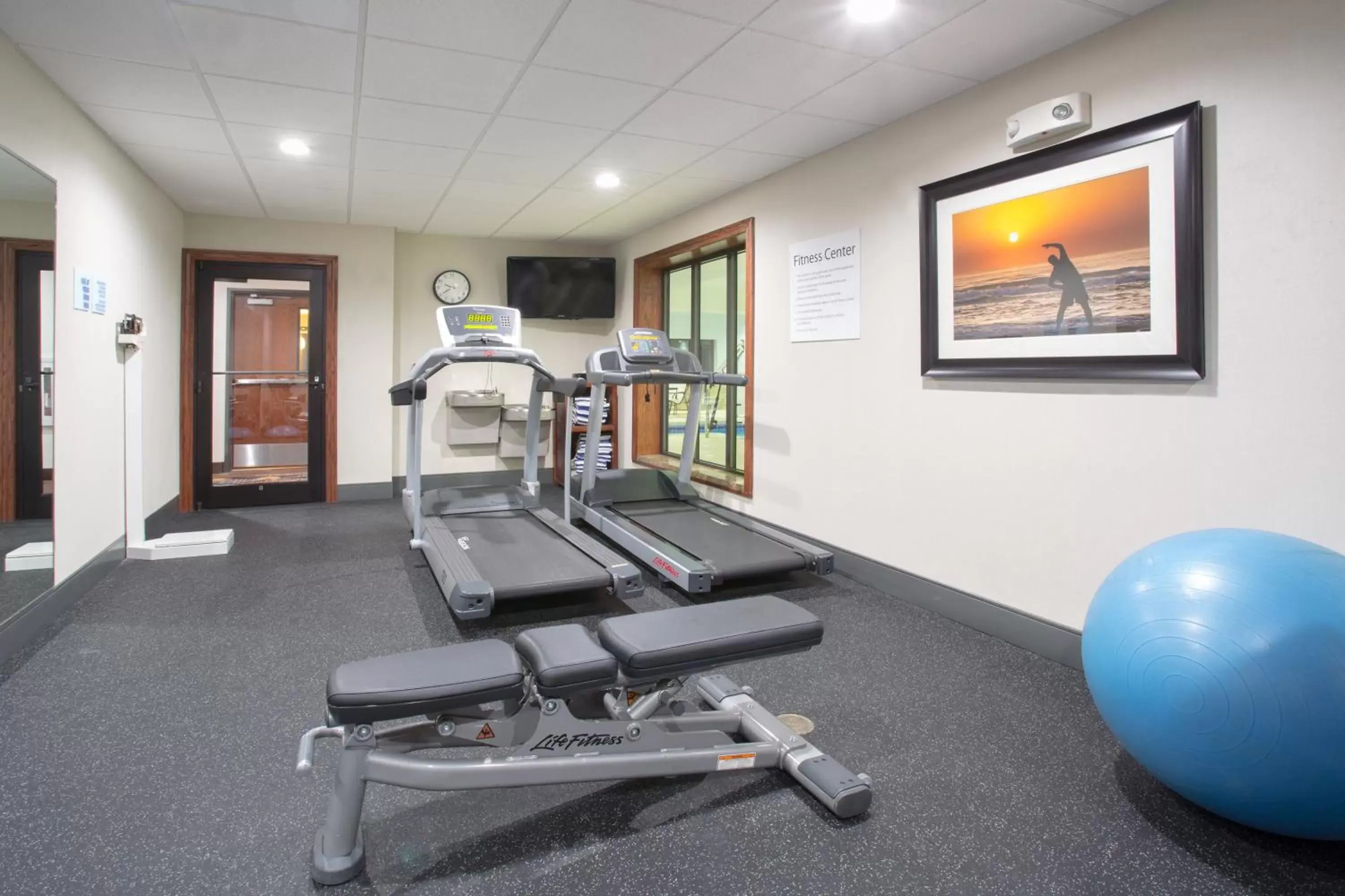 Fitness centre/facilities in Holiday Inn Express Hotel & Suites Concordia US 81 by IHG Fitness centre/facilities in Holiday Inn Express Hotel & Suites Concordia US 81 by IHG