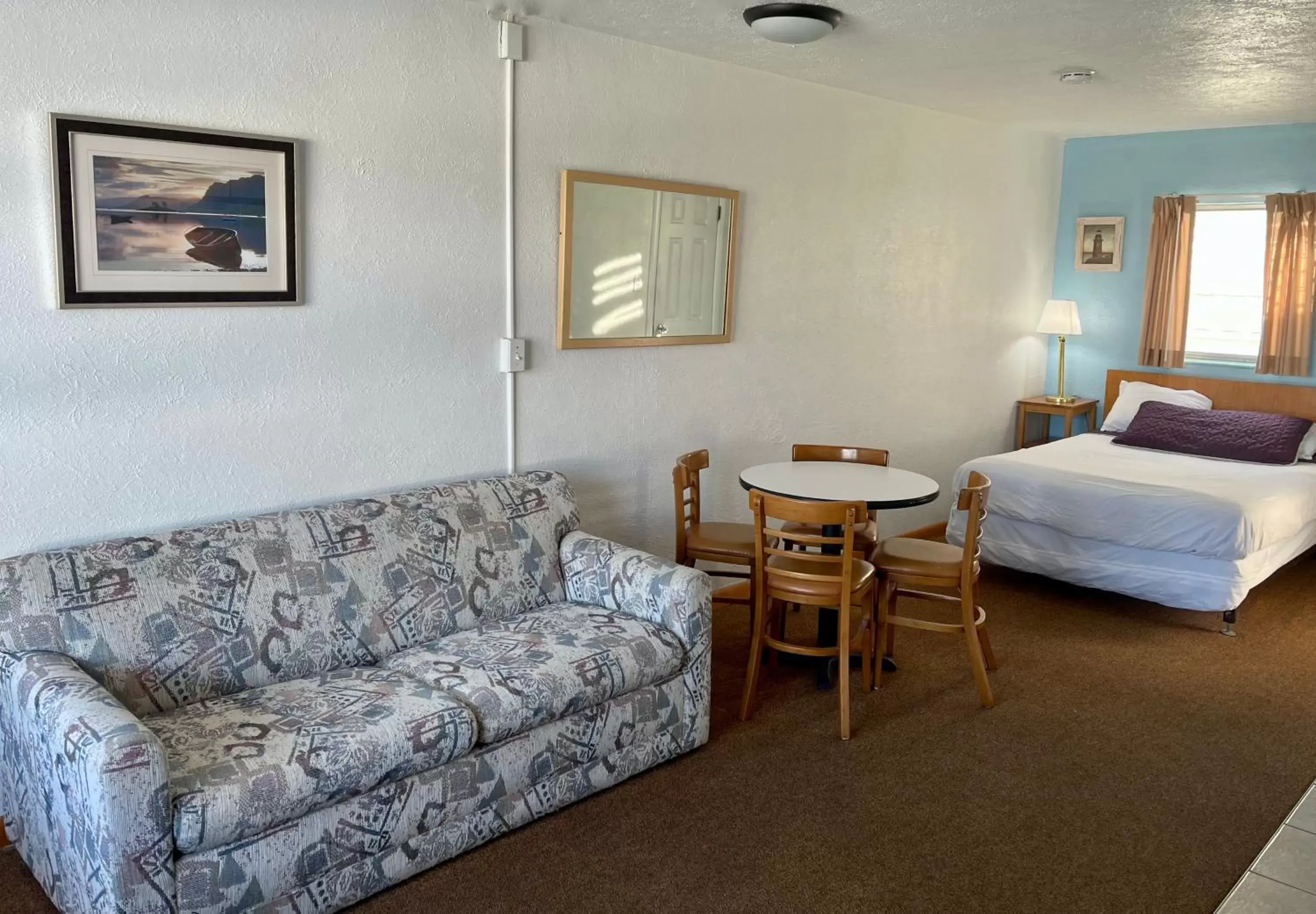 Seating Area in Pink Champagne Motel