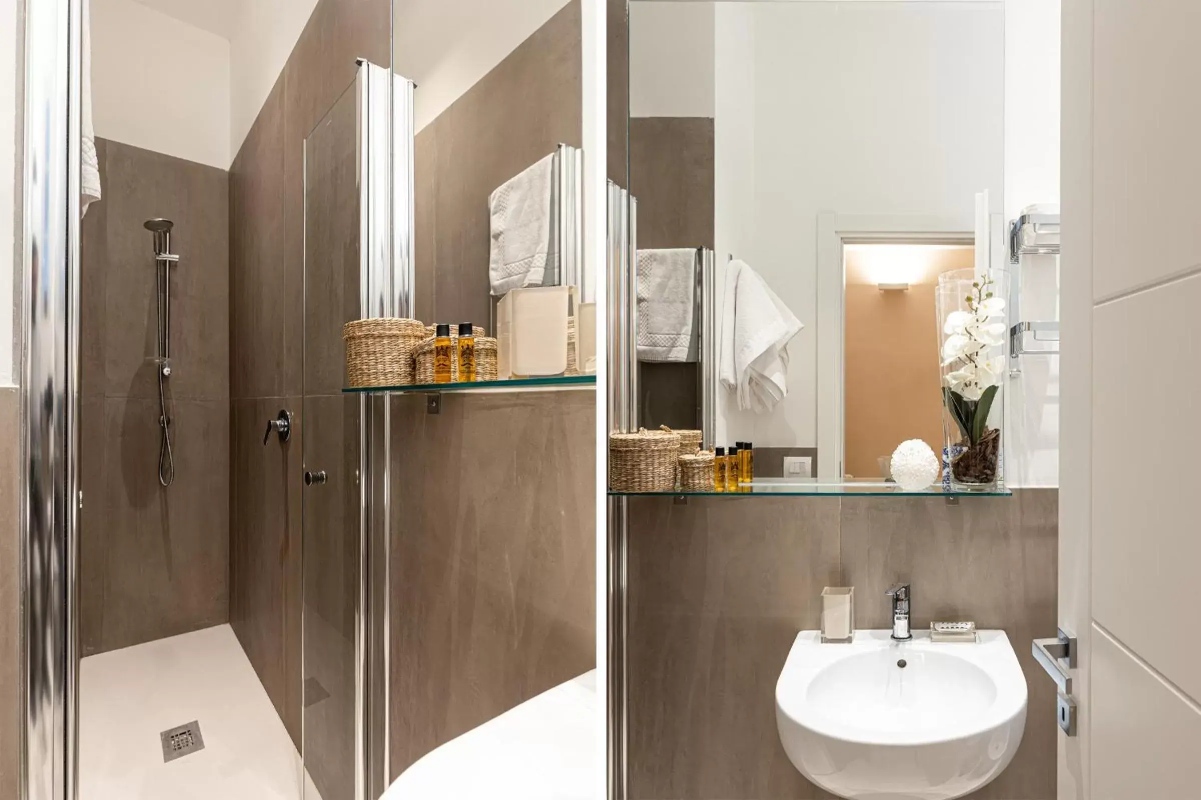Shower, Bathroom in I Mori di Porta Nuova Suite & Terrace